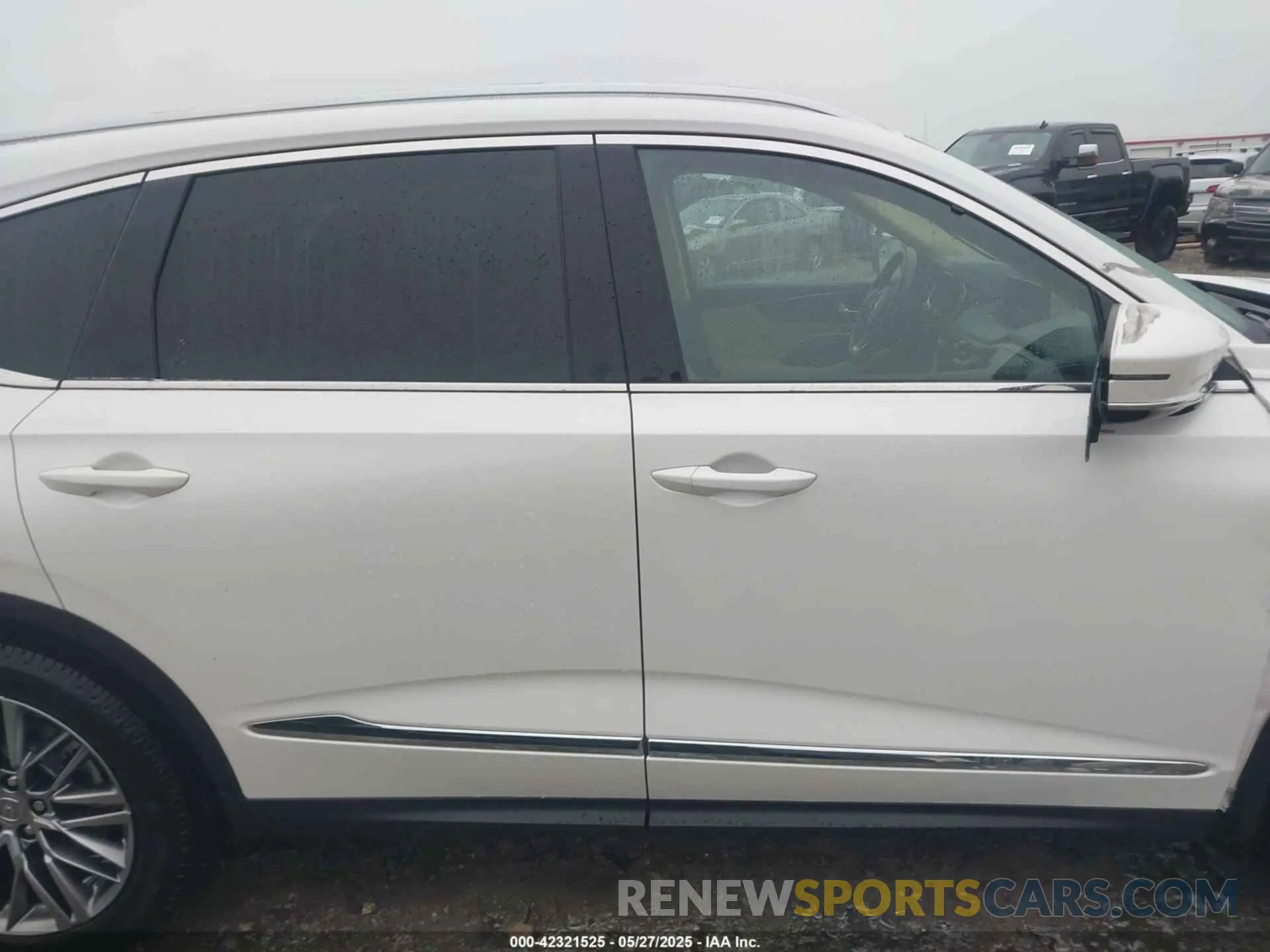 14 Photograph of a damaged car 5J8YE1H89PL011643 ACURA MDX 2023