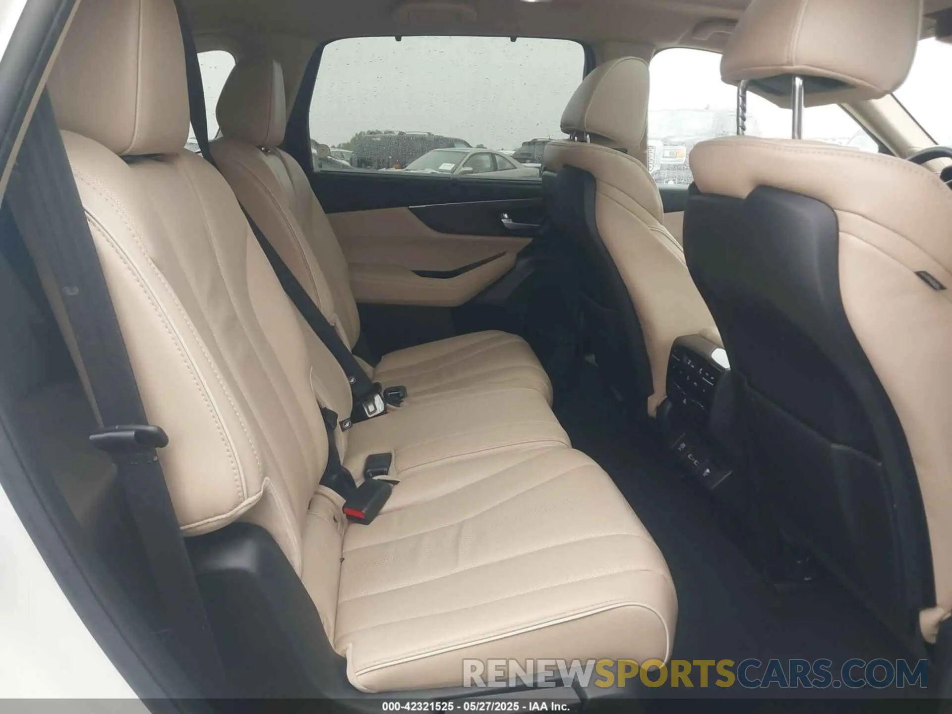 8 Photograph of a damaged car 5J8YE1H89PL011643 ACURA MDX 2023