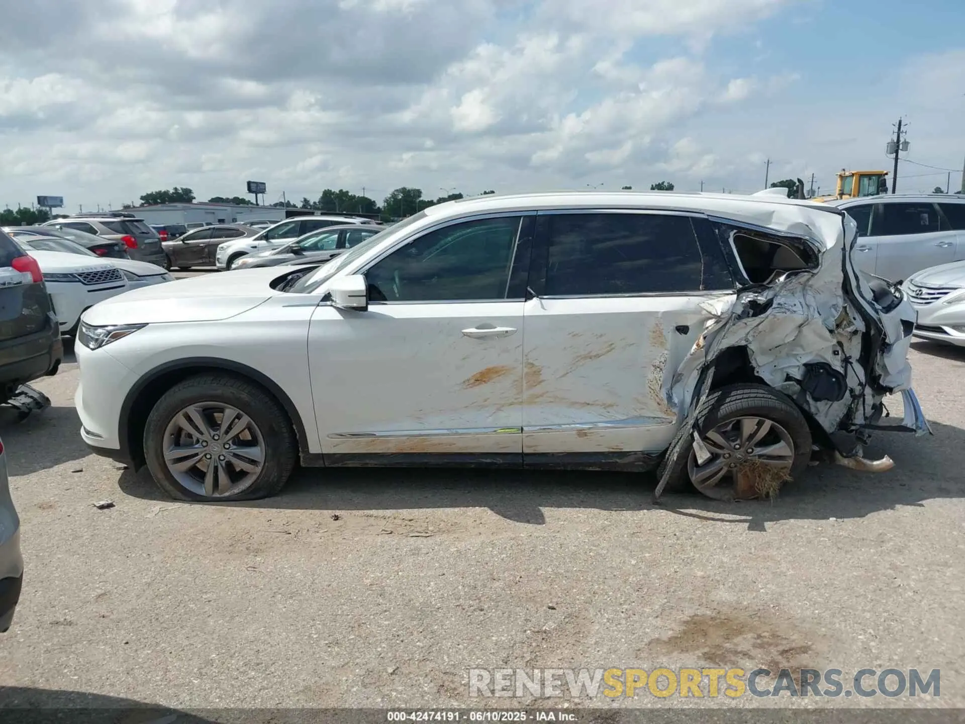 15 Photograph of a damaged car 5J8YD9H34RL005841 ACURA MDX 2024