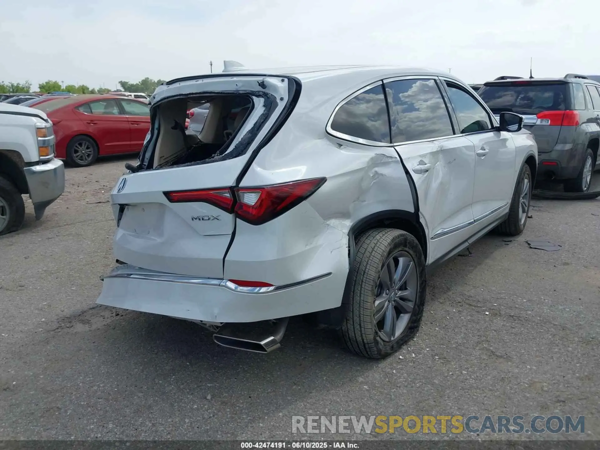 4 Photograph of a damaged car 5J8YD9H34RL005841 ACURA MDX 2024