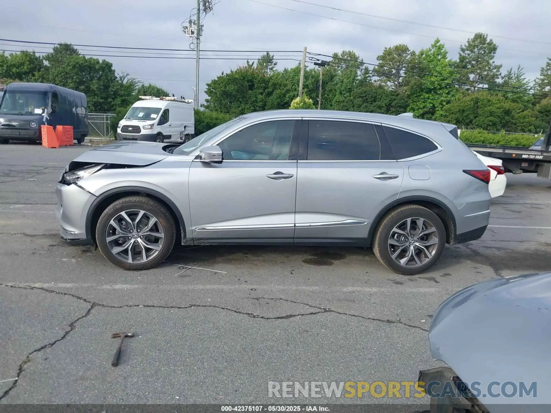 14 Photograph of a damaged car 5J8YD9H40RL007899 ACURA MDX 2024