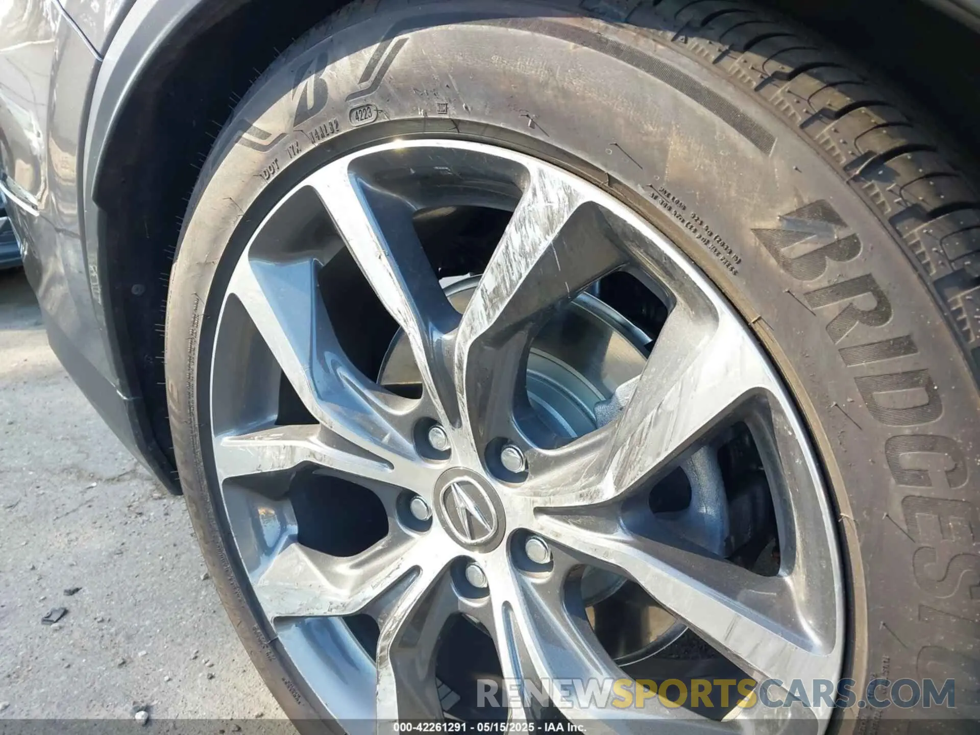 18 Photograph of a damaged car 5J8YD9H42RL005765 ACURA MDX 2024