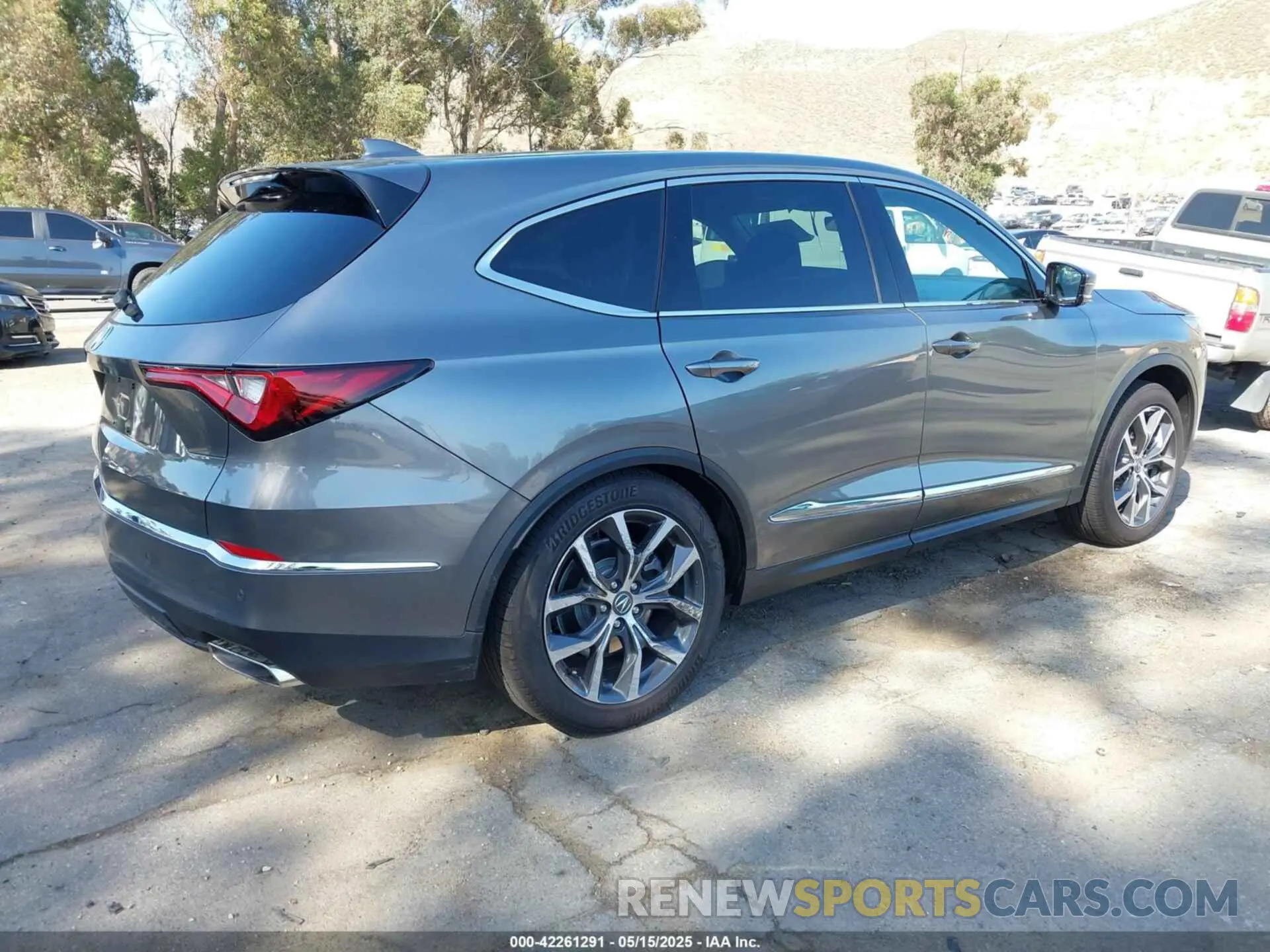 4 Photograph of a damaged car 5J8YD9H42RL005765 ACURA MDX 2024