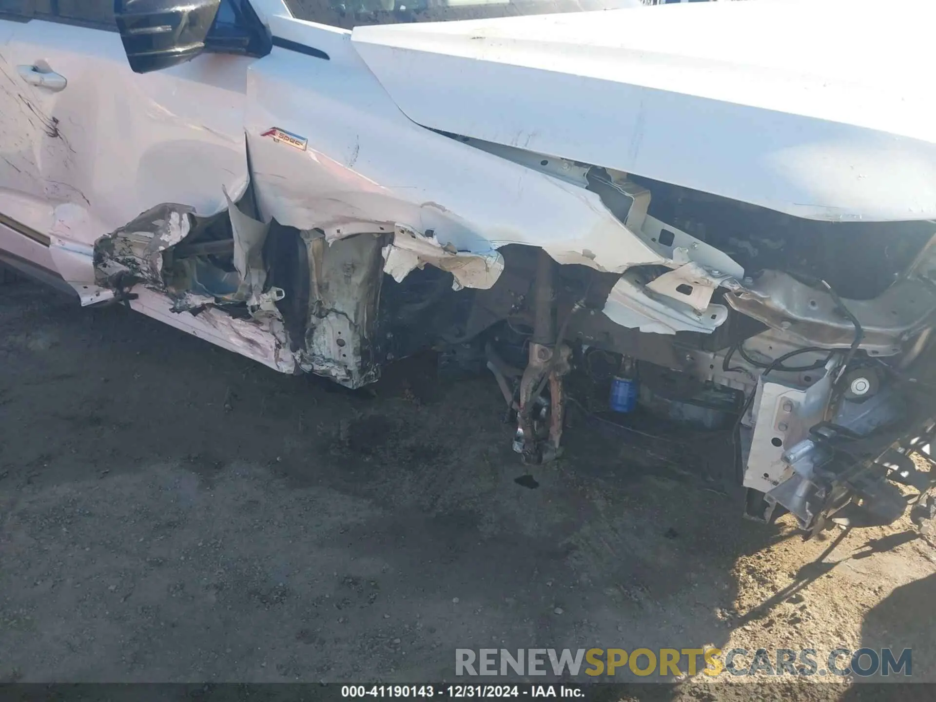 17 Photograph of a damaged car 5J8YE1H01RL009432 ACURA MDX 2024