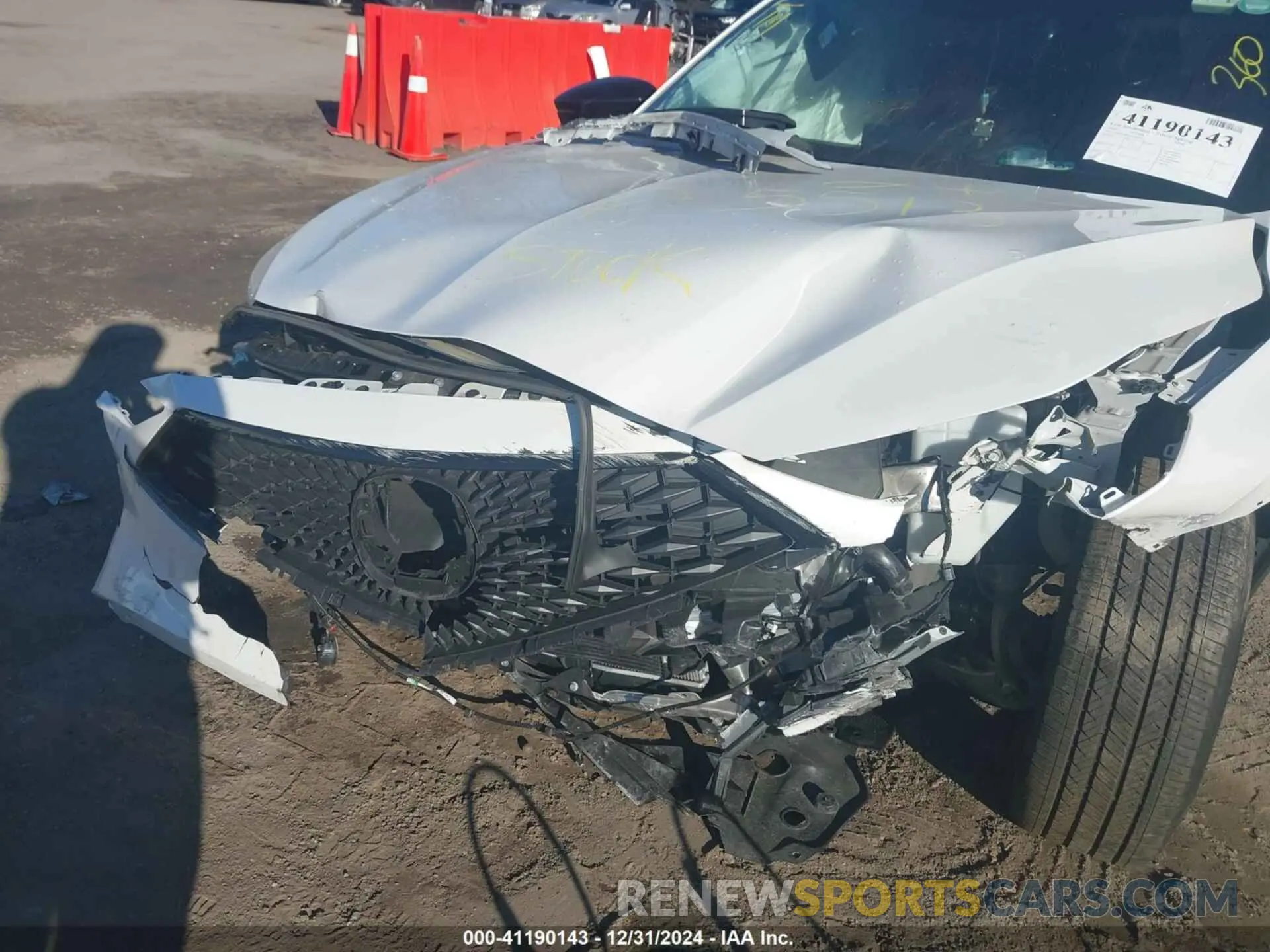 6 Photograph of a damaged car 5J8YE1H01RL009432 ACURA MDX 2024