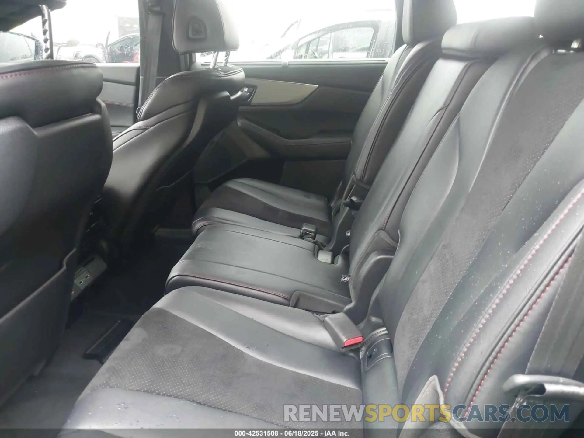 8 Photograph of a damaged car 5J8YE1H02RL004594 ACURA MDX 2024