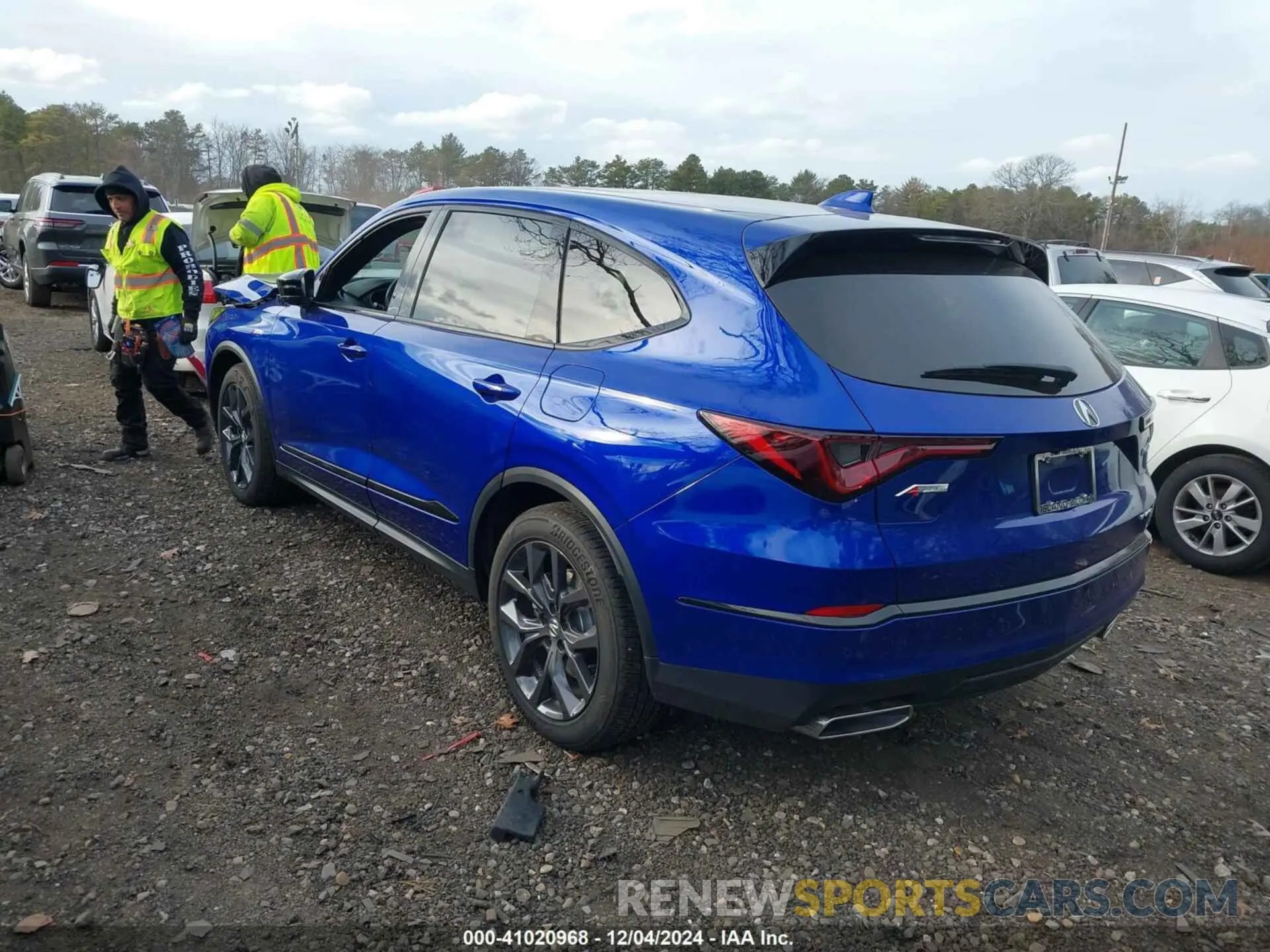 3 Photograph of a damaged car 5J8YE1H02RL028698 ACURA MDX 2024