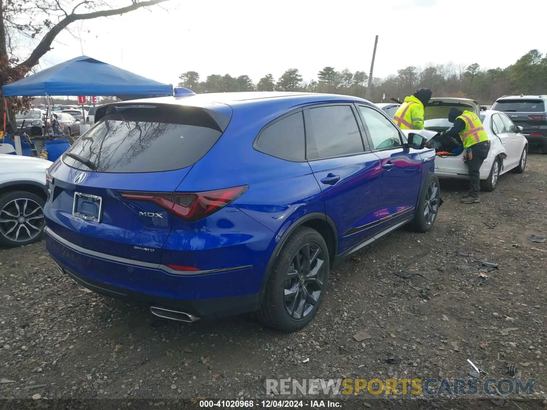 4 Photograph of a damaged car 5J8YE1H02RL028698 ACURA MDX 2024