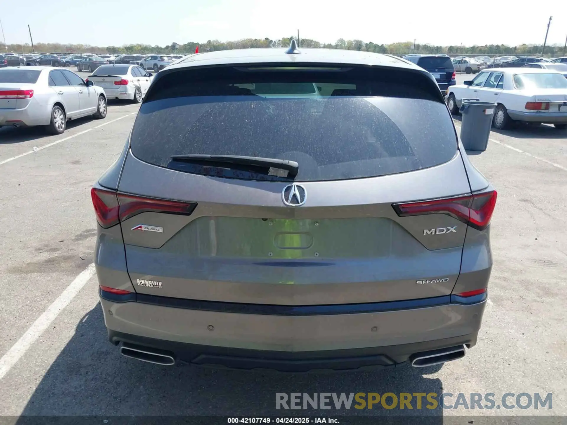 15 Photograph of a damaged car 5J8YE1H03RL020657 ACURA MDX 2024