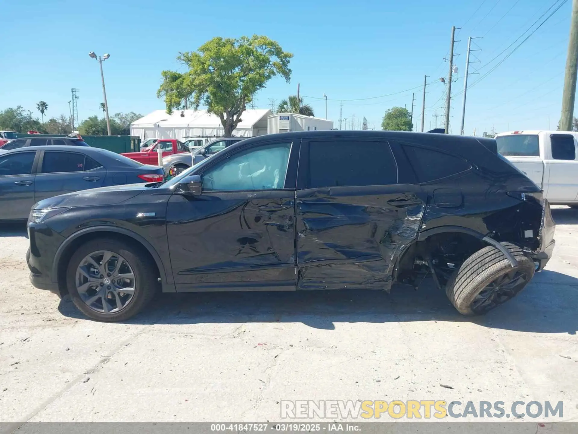 14 Photograph of a damaged car 5J8YE1H06RL023004 ACURA MDX 2024