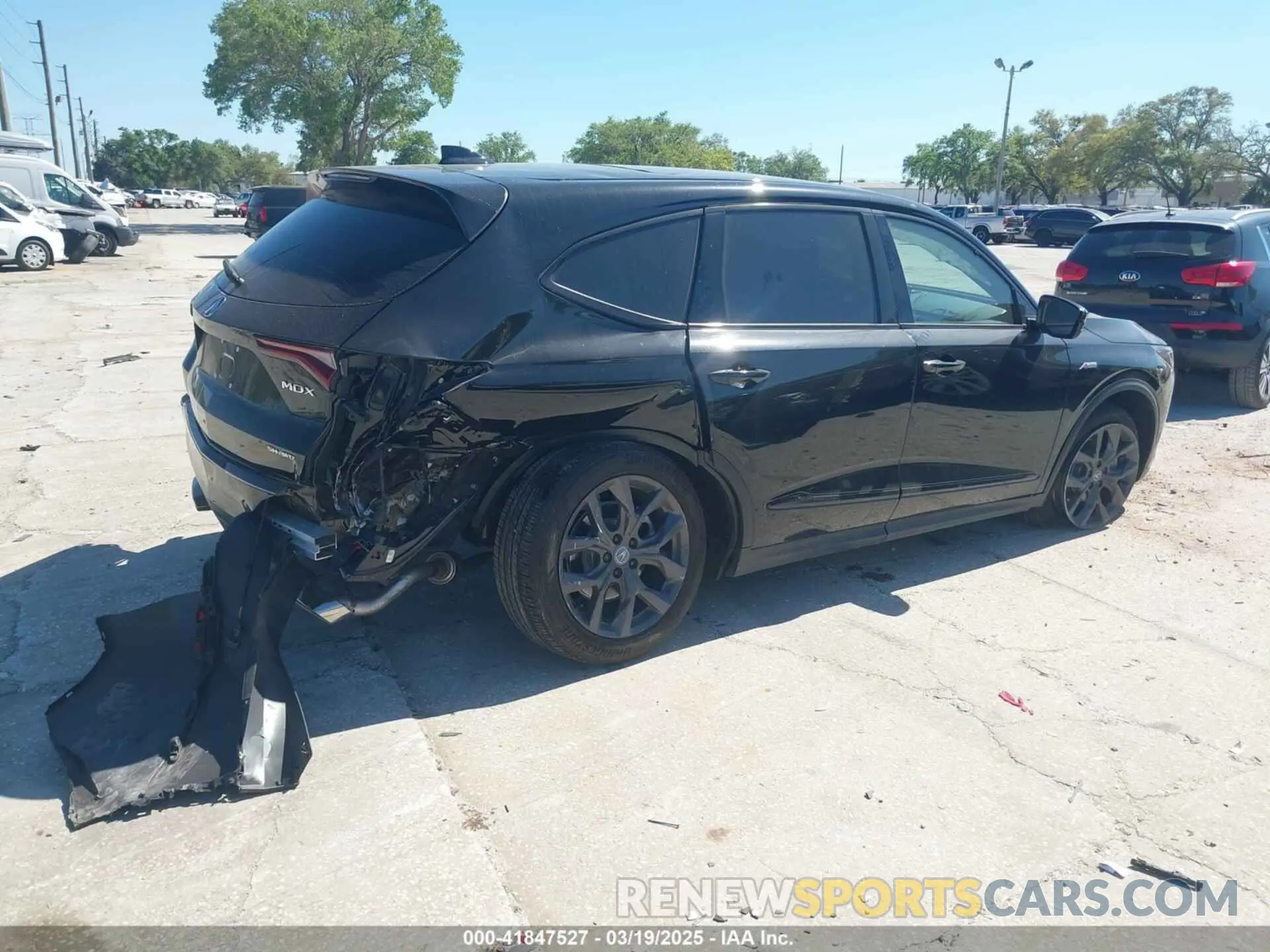 4 Photograph of a damaged car 5J8YE1H06RL023004 ACURA MDX 2024
