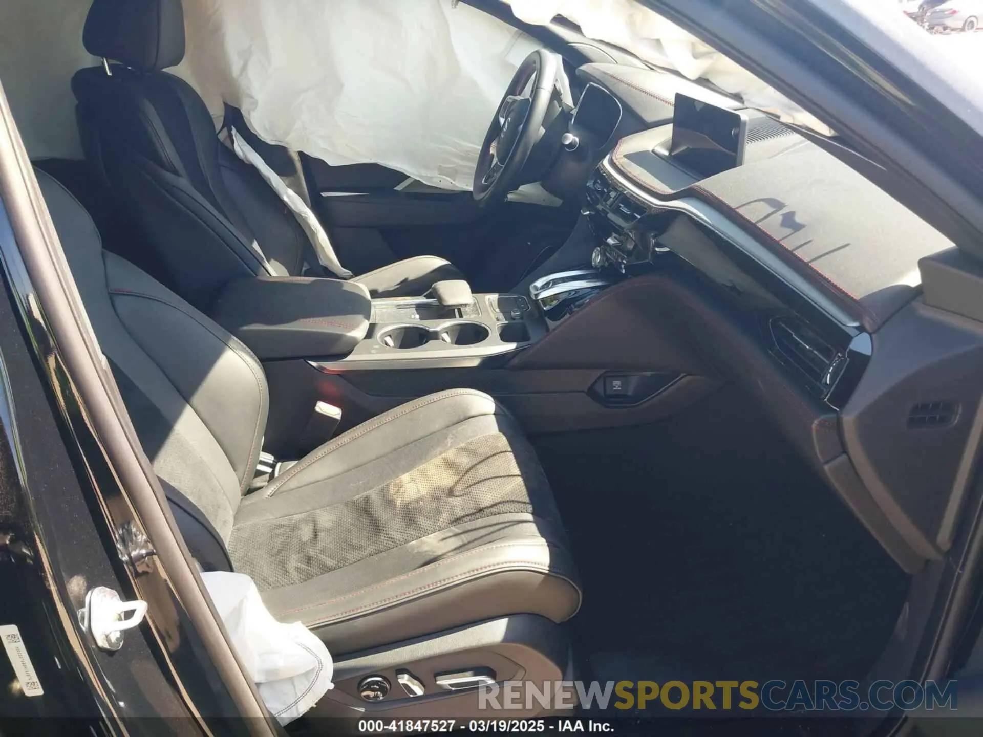 5 Photograph of a damaged car 5J8YE1H06RL023004 ACURA MDX 2024