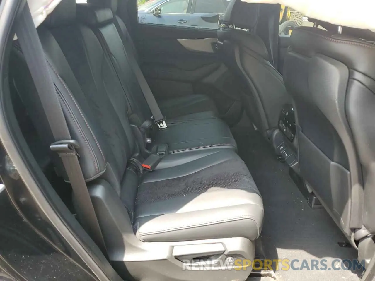 11 Photograph of a damaged car 5J8YE1H08RL001232 ACURA MDX 2024