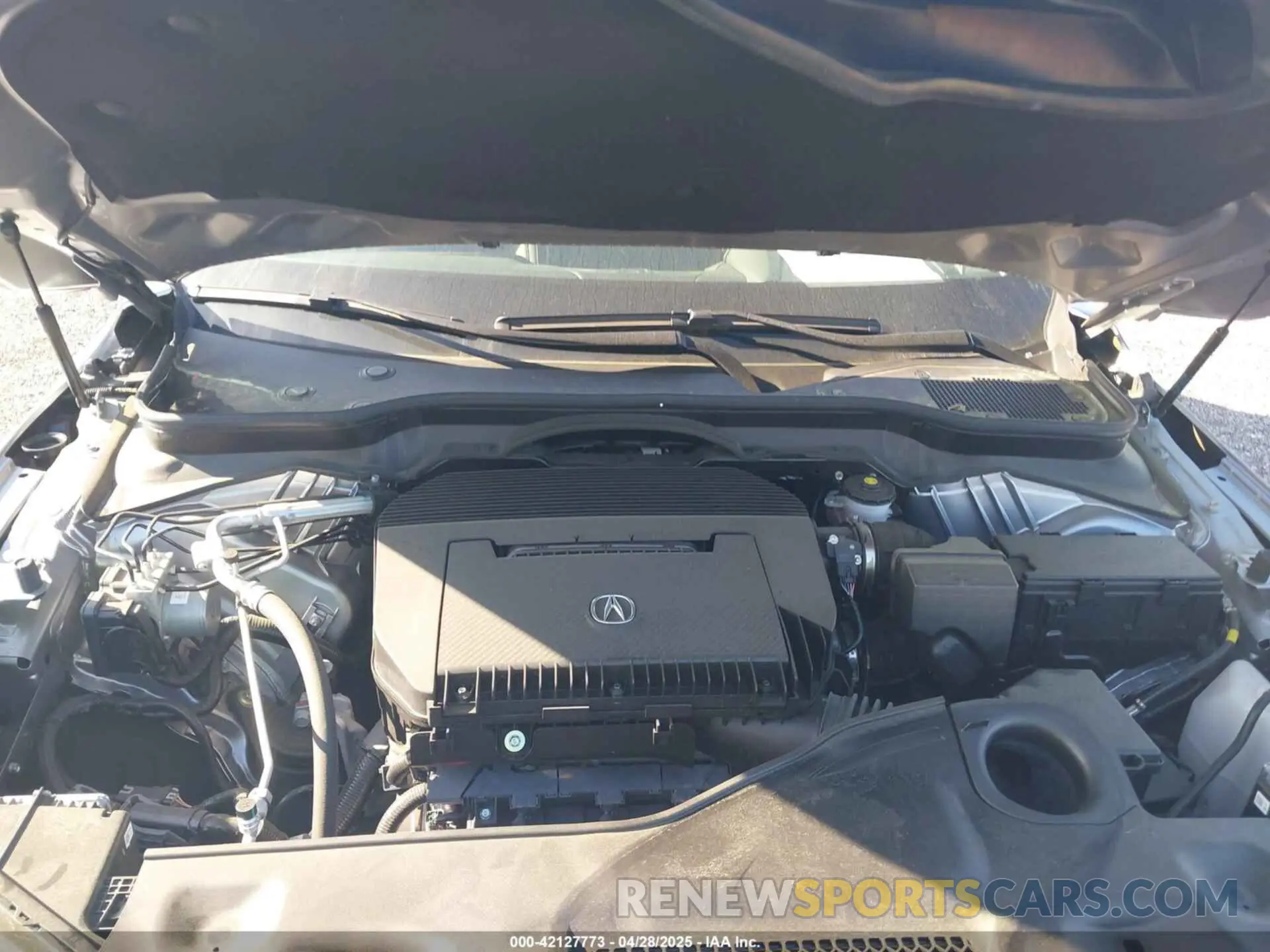 10 Photograph of a damaged car 5J8YE1H32RL034169 ACURA MDX 2024