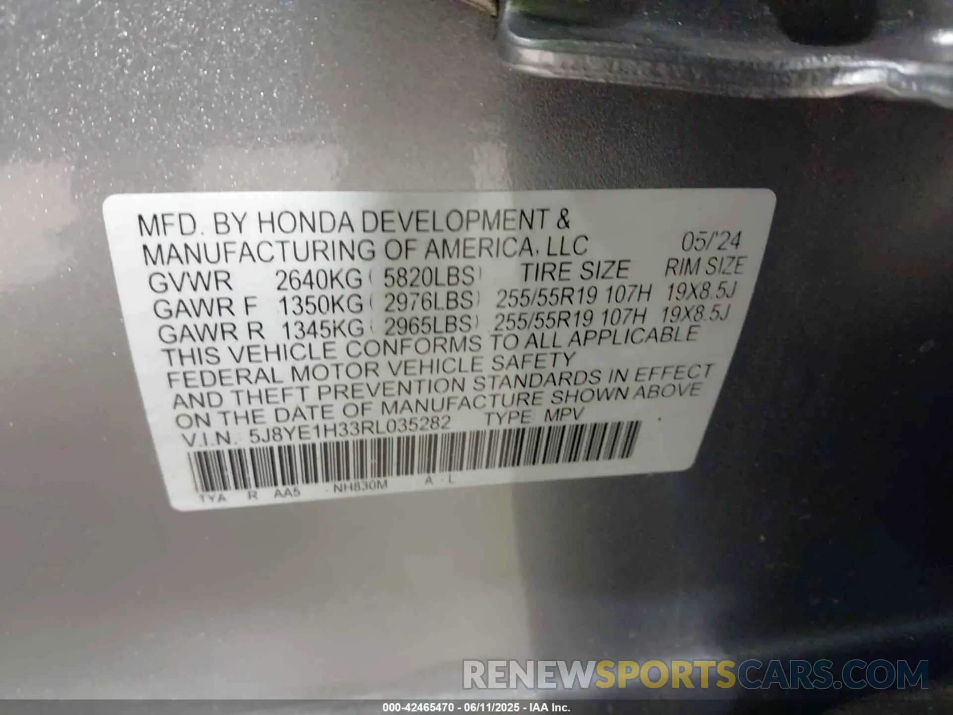 9 Photograph of a damaged car 5J8YE1H33RL035282 ACURA MDX 2024