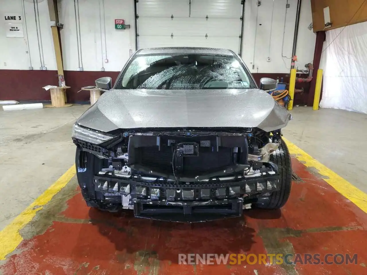5 Photograph of a damaged car 5J8YE1H34RL034268 ACURA MDX 2024