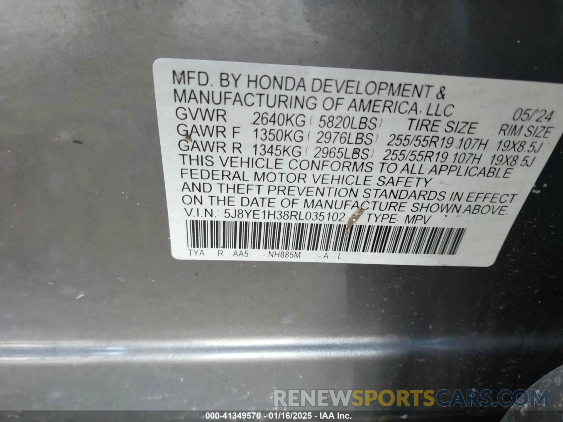 9 Photograph of a damaged car 5J8YE1H38RL035102 ACURA MDX 2024