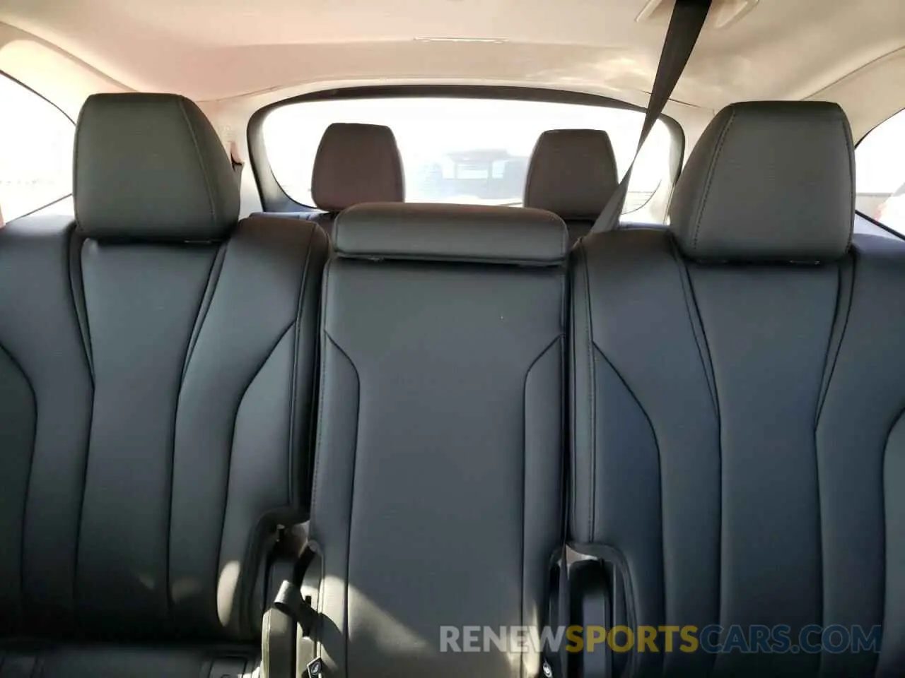 10 Photograph of a damaged car 5J8YE1H3XRL026594 ACURA MDX 2024