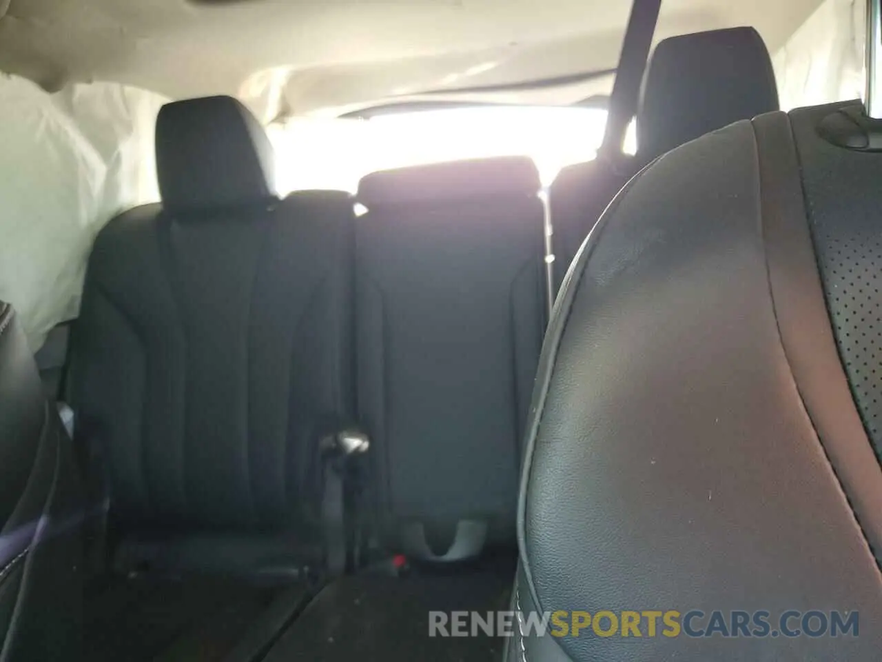 10 Photograph of a damaged car 5J8YE1H42RL035346 ACURA MDX 2024