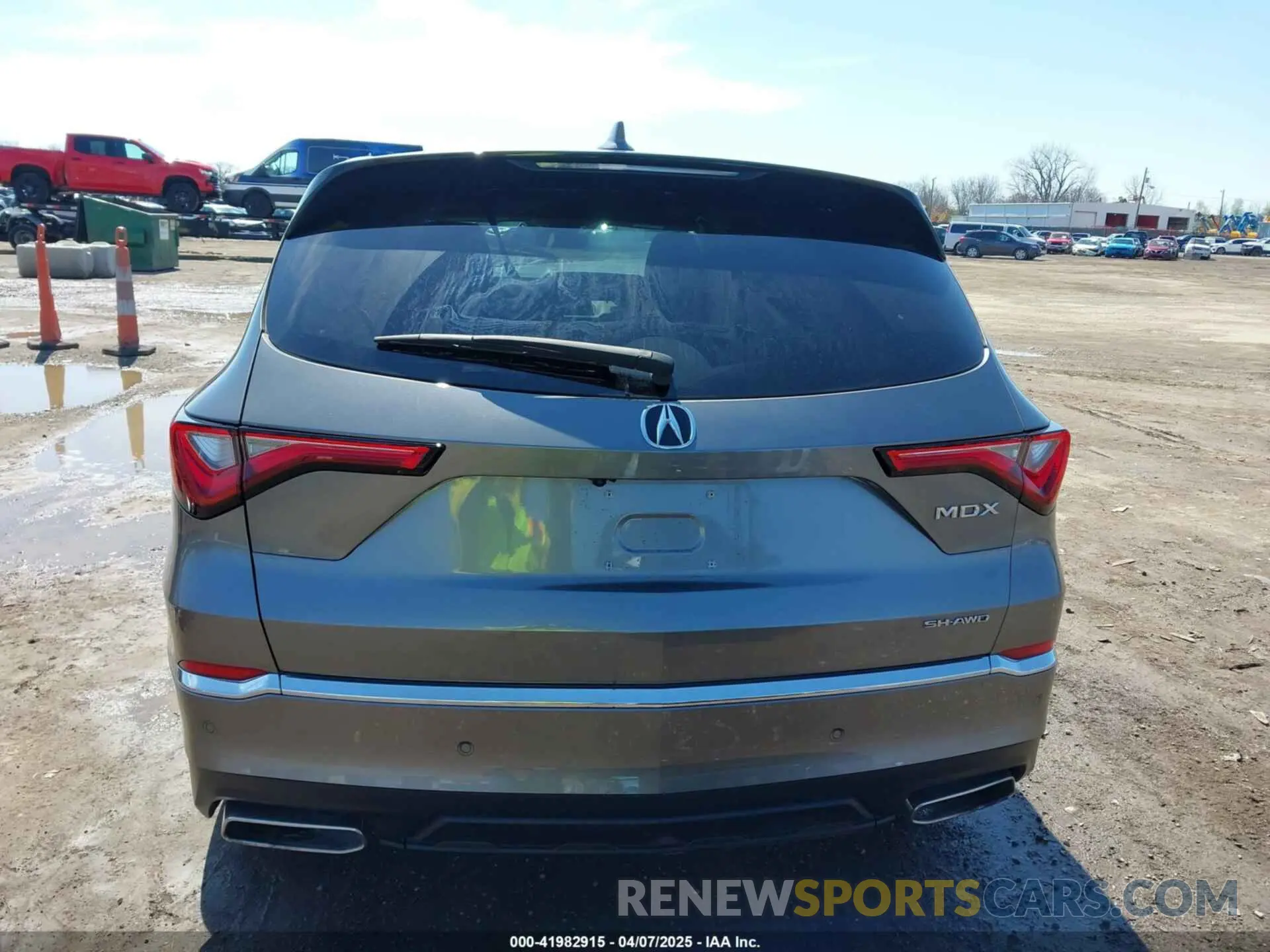 17 Photograph of a damaged car 5J8YE1H47RL005369 ACURA MDX 2024