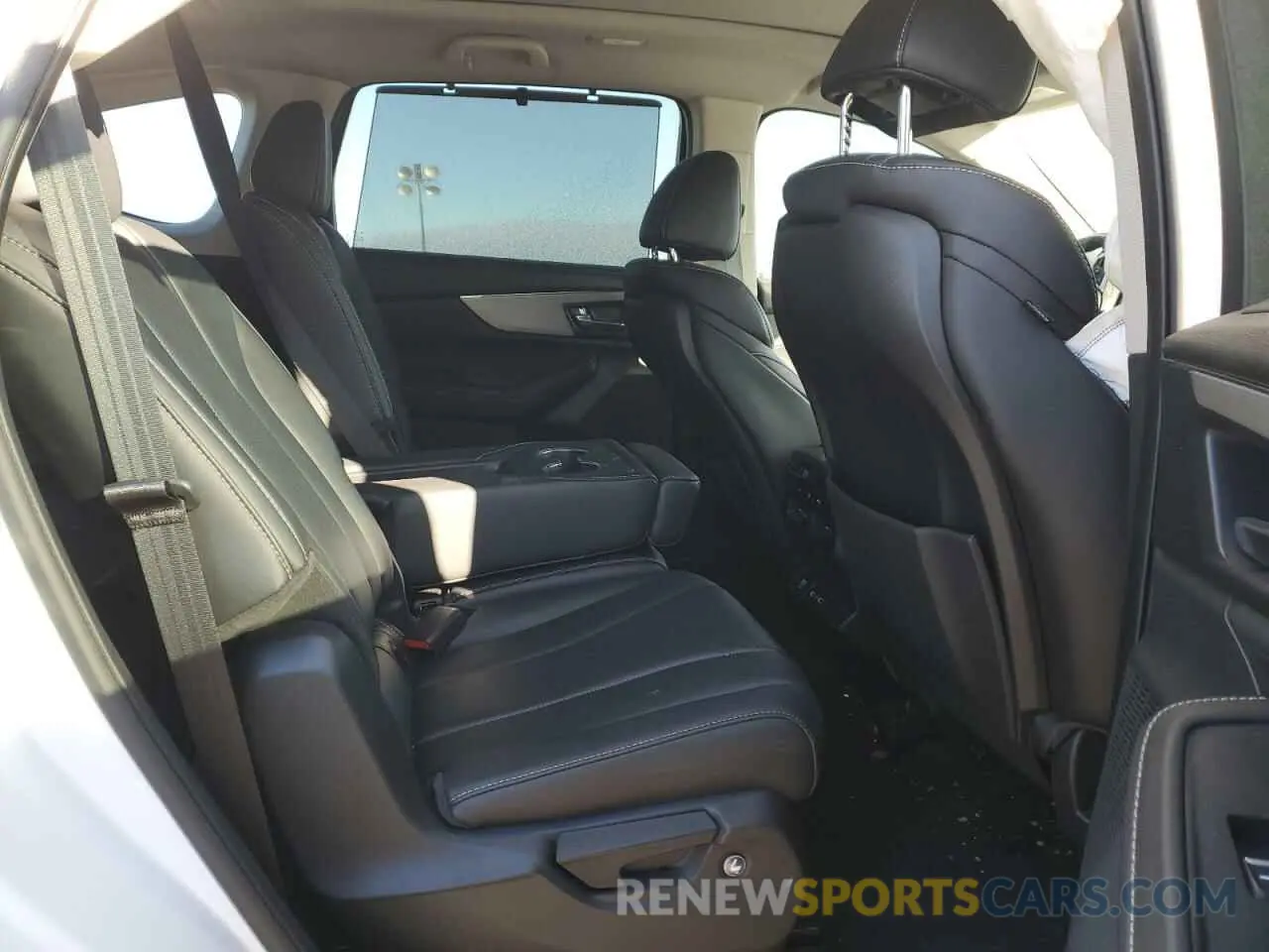 10 Photograph of a damaged car 5J8YE1H47RL012080 ACURA MDX 2024