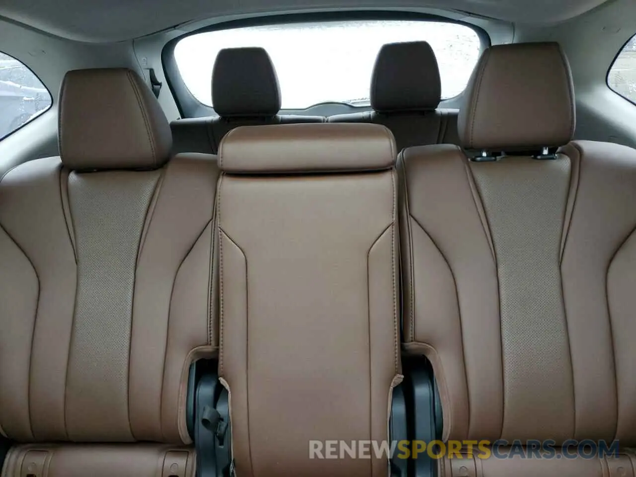 10 Photograph of a damaged car 5J8YE1H4XRL002921 ACURA MDX 2024