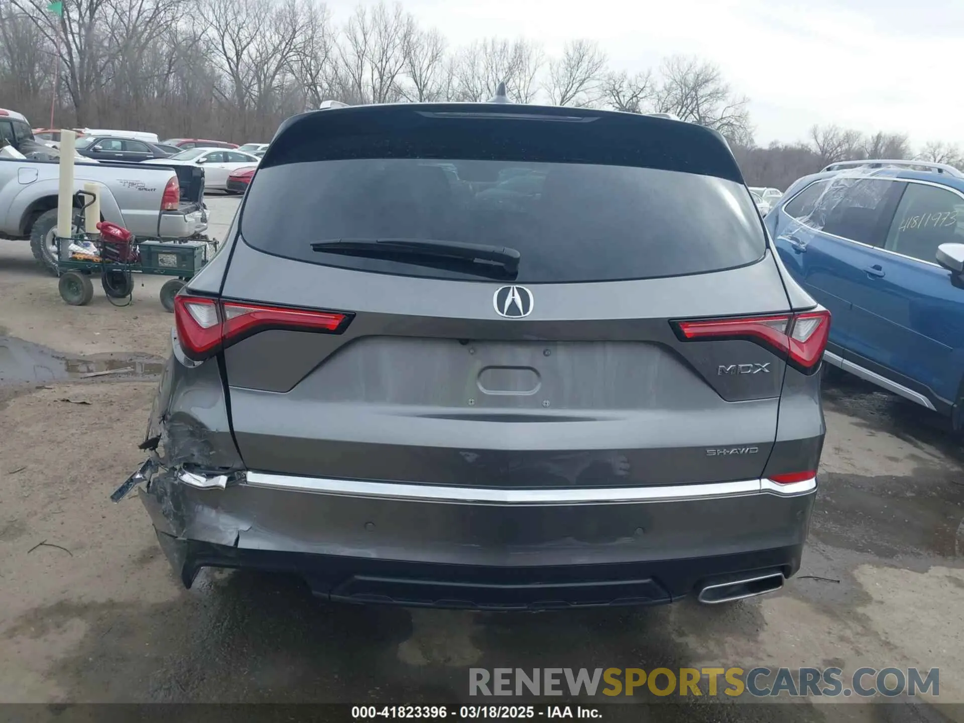 17 Photograph of a damaged car 5J8YE1H88RL020028 ACURA MDX 2024