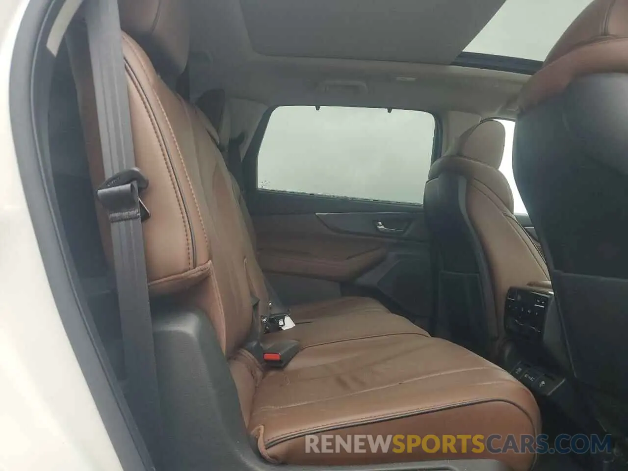 11 Photograph of a damaged car 5J8YE1H88RL027058 ACURA MDX 2024