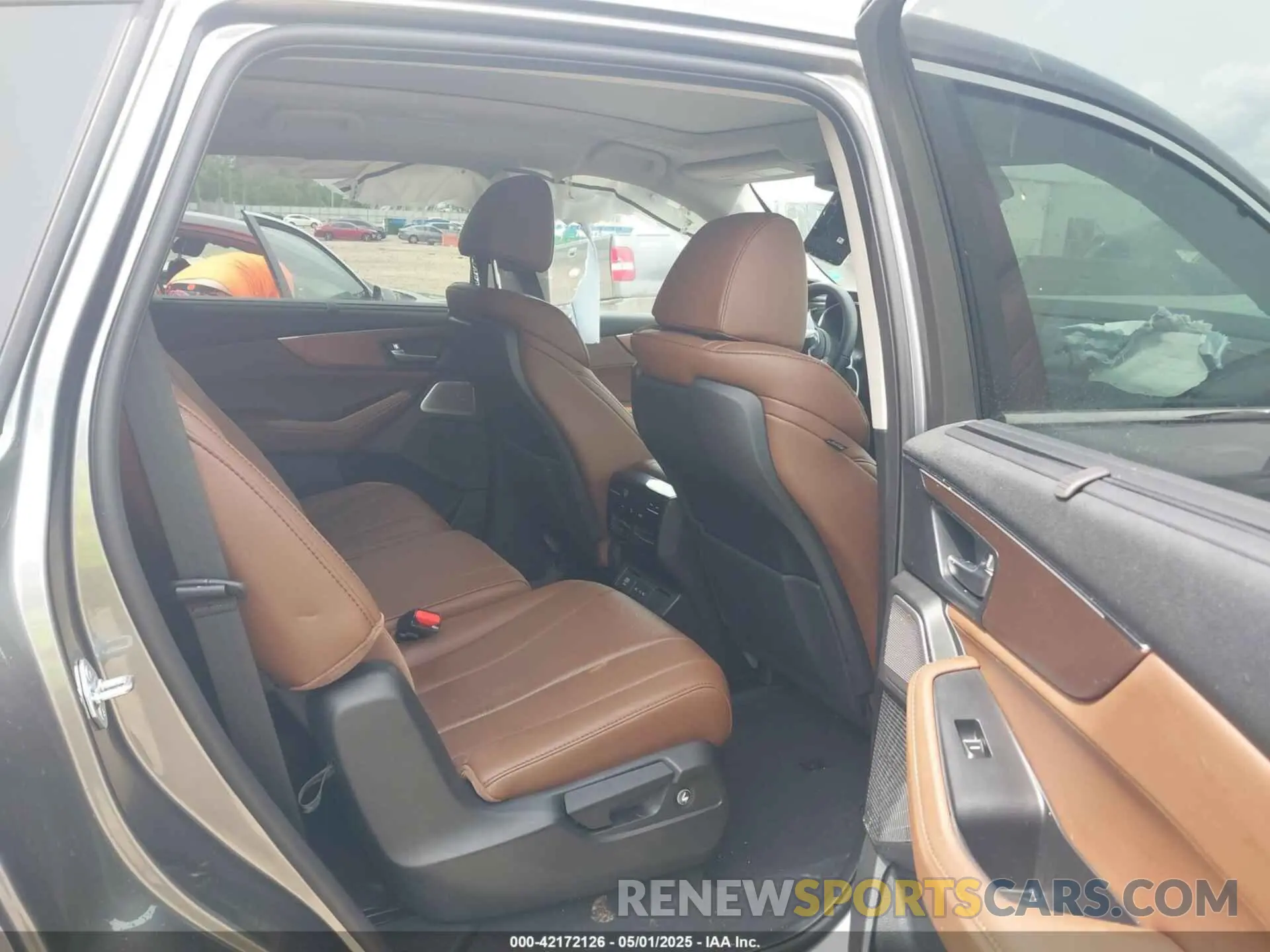 8 Photograph of a damaged car 5J8YD9H49SL005316 ACURA MDX 2025