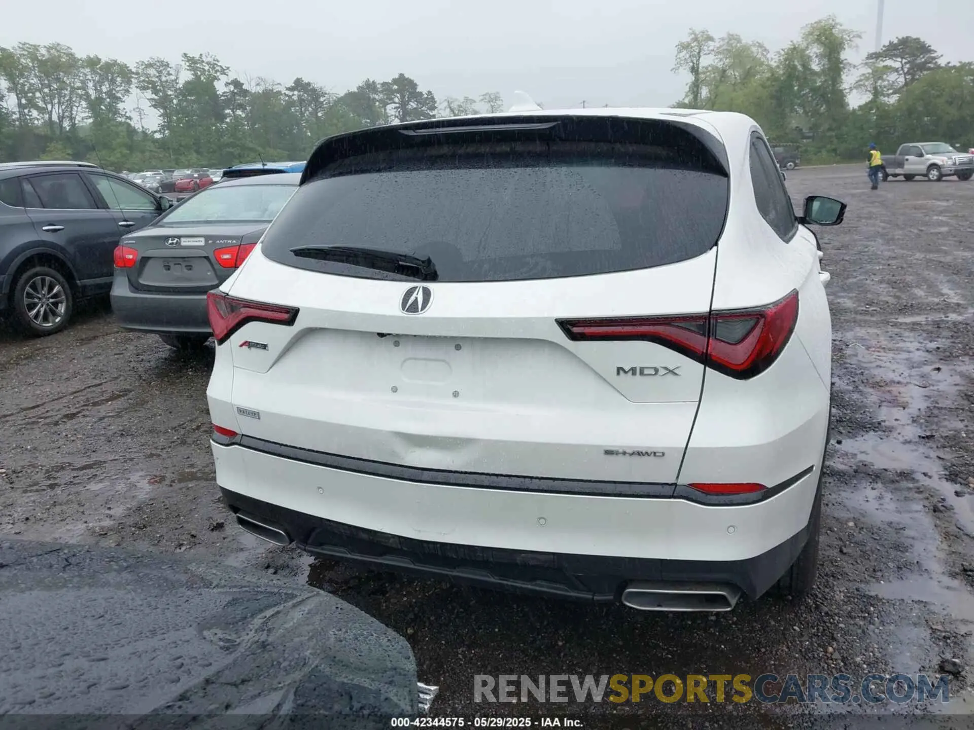 16 Photograph of a damaged car 5J8YE1H00SL019228 ACURA MDX 2025