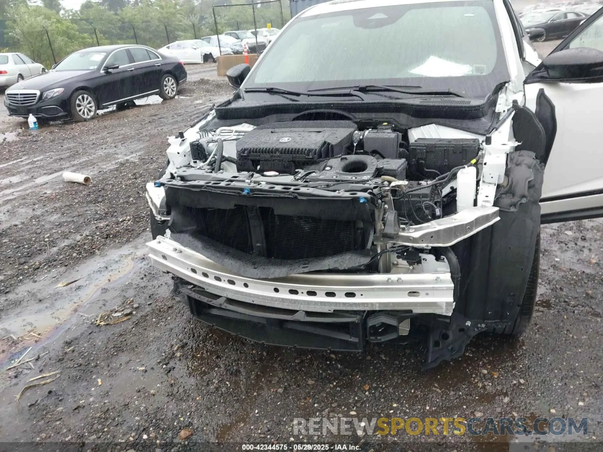 6 Photograph of a damaged car 5J8YE1H00SL019228 ACURA MDX 2025