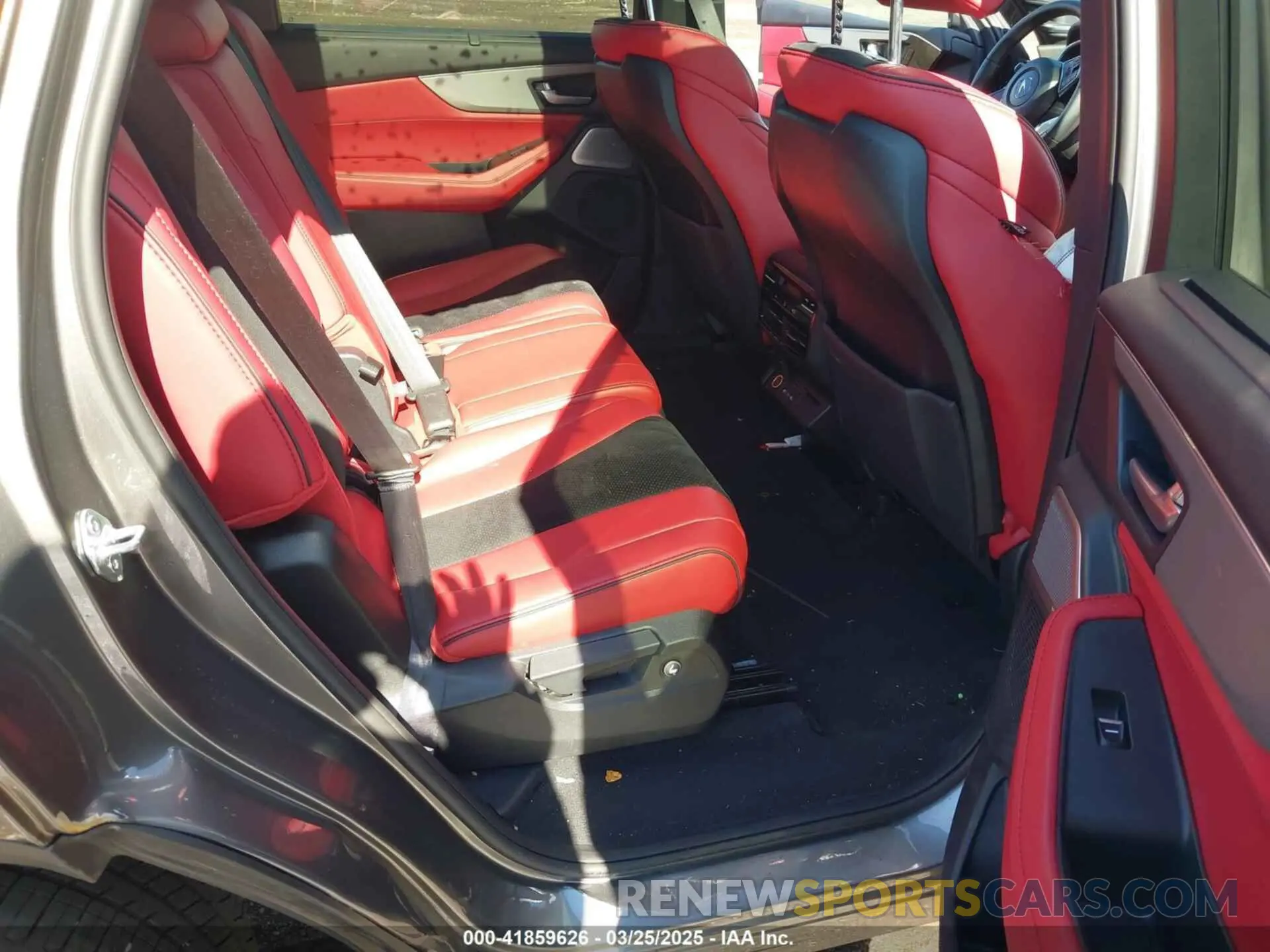 8 Photograph of a damaged car 5J8YE1H04SL011391 ACURA MDX 2025