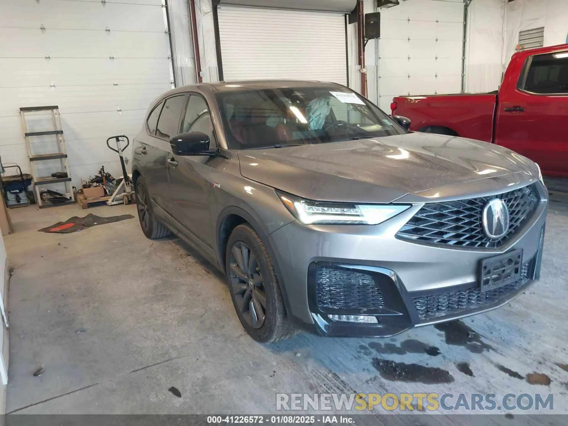 1 Photograph of a damaged car 5J8YE1H05SL003218 ACURA MDX 2025