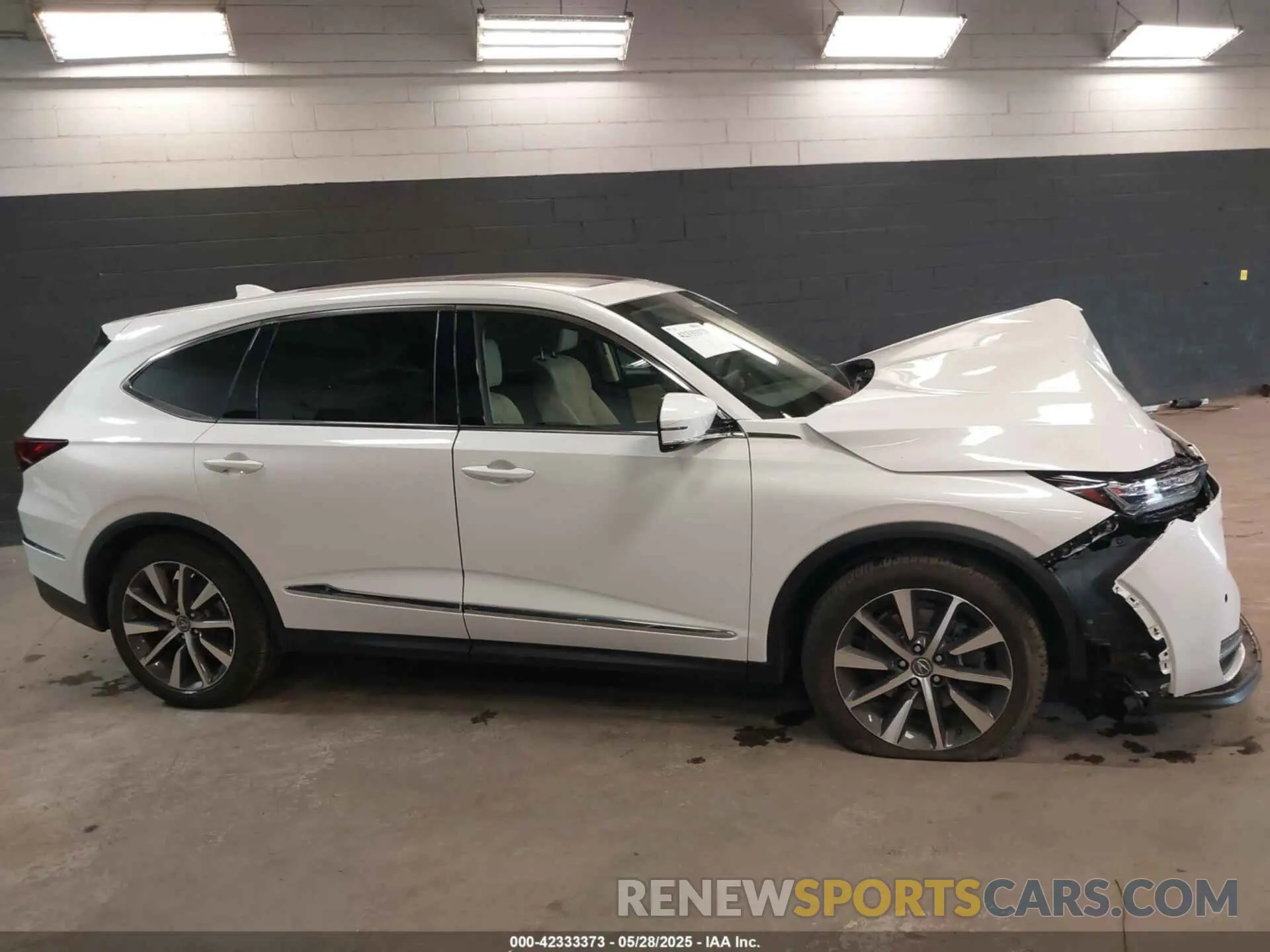 13 Photograph of a damaged car 5J8YE1H46SL011881 ACURA MDX 2025