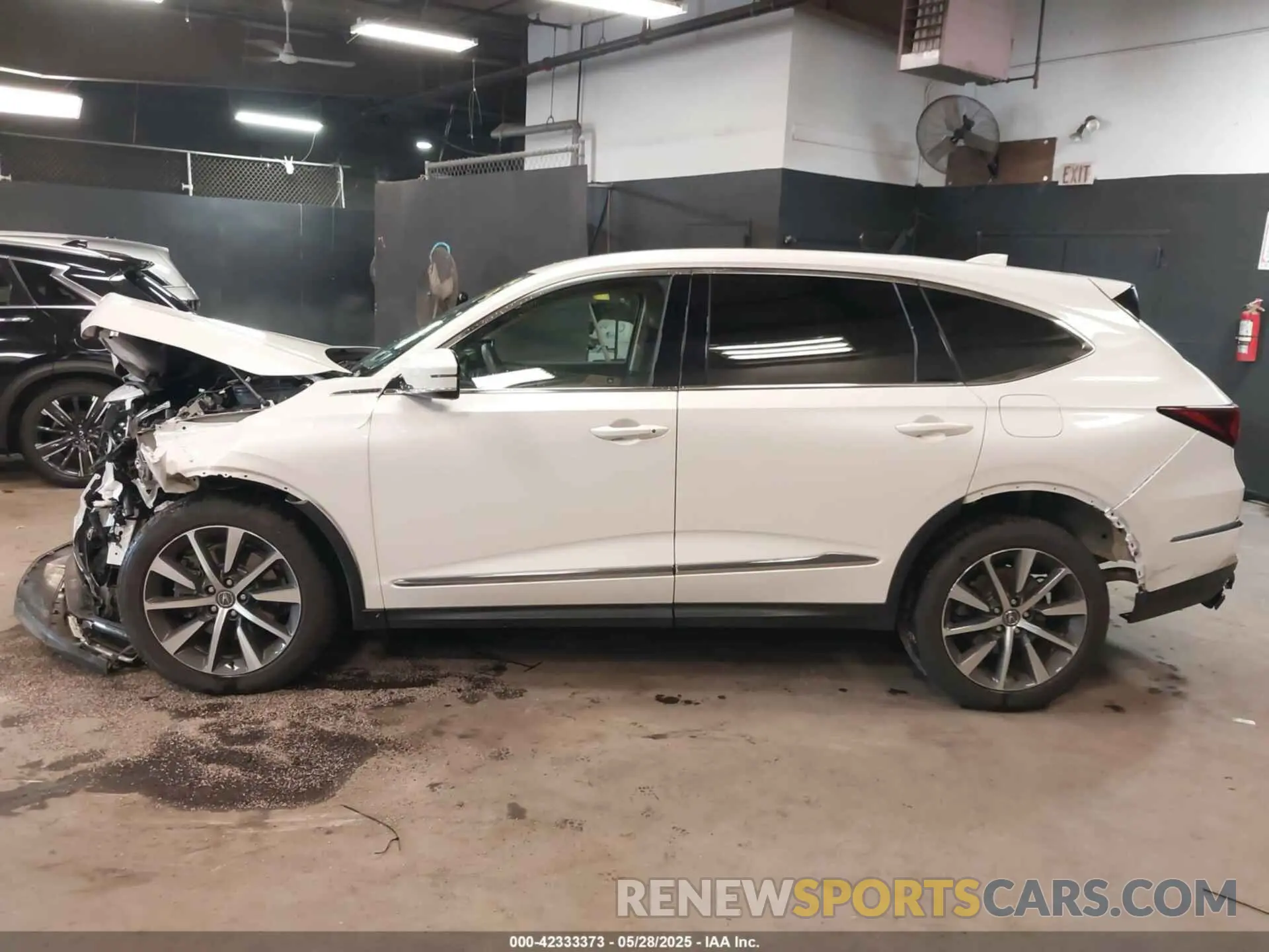 14 Photograph of a damaged car 5J8YE1H46SL011881 ACURA MDX 2025
