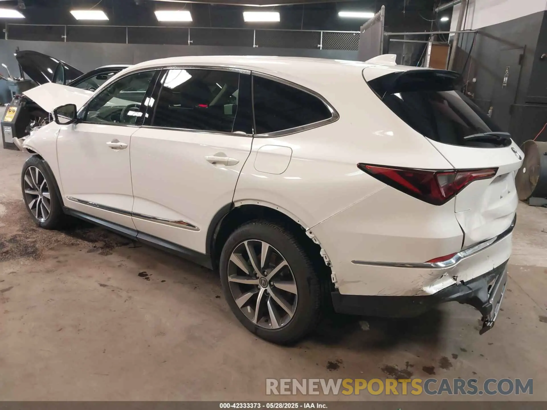 3 Photograph of a damaged car 5J8YE1H46SL011881 ACURA MDX 2025