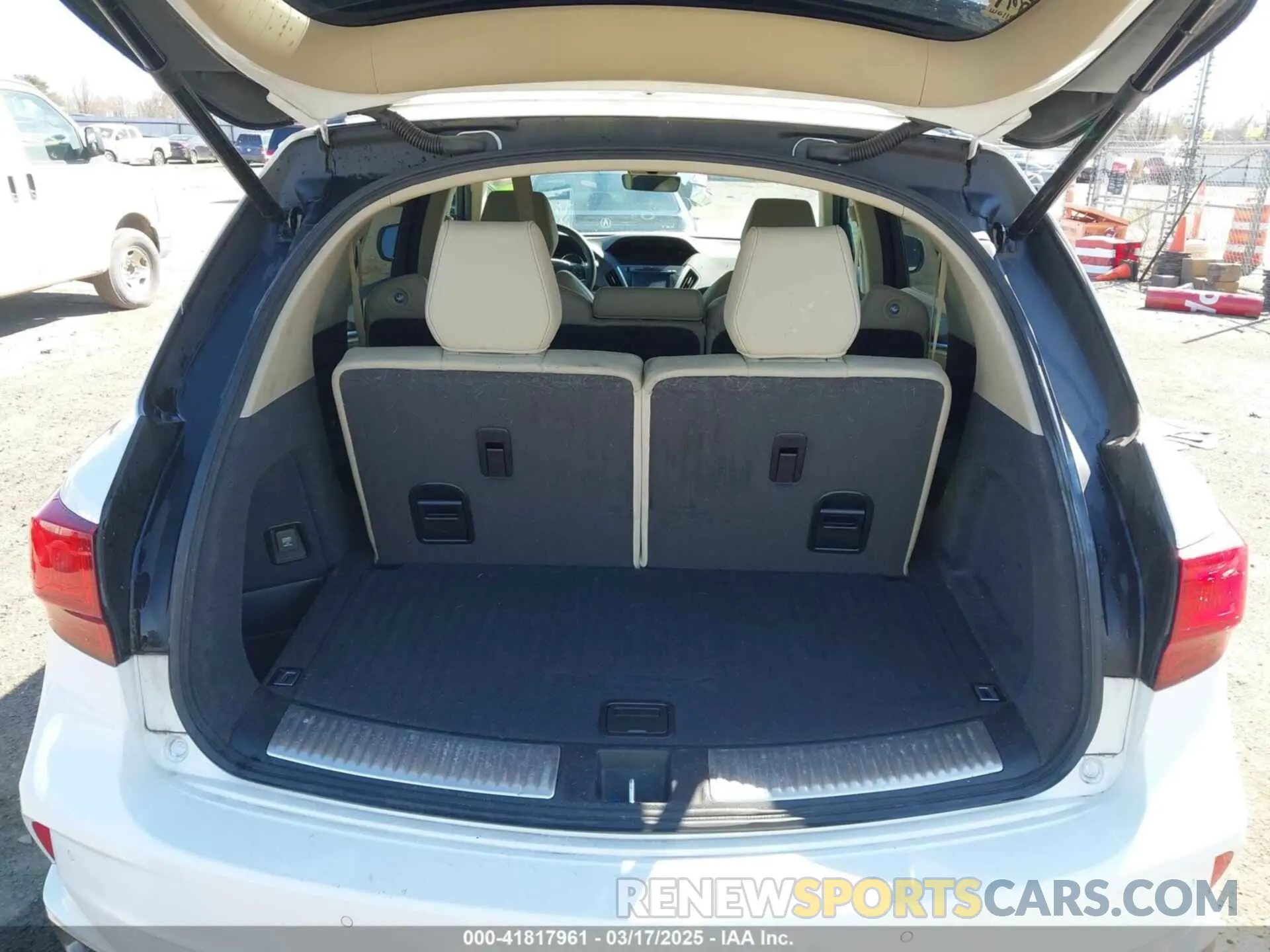 8 Photograph of a damaged car 5J8YD7H58LL000333 ACURA MDX SPORT HYBRID 2020