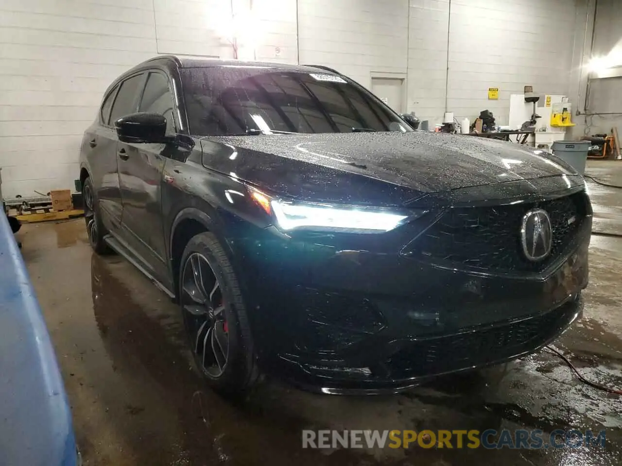 4 Photograph of a damaged car 5J8YD8H80PL003992 ACURA MDX TYPE S 2023