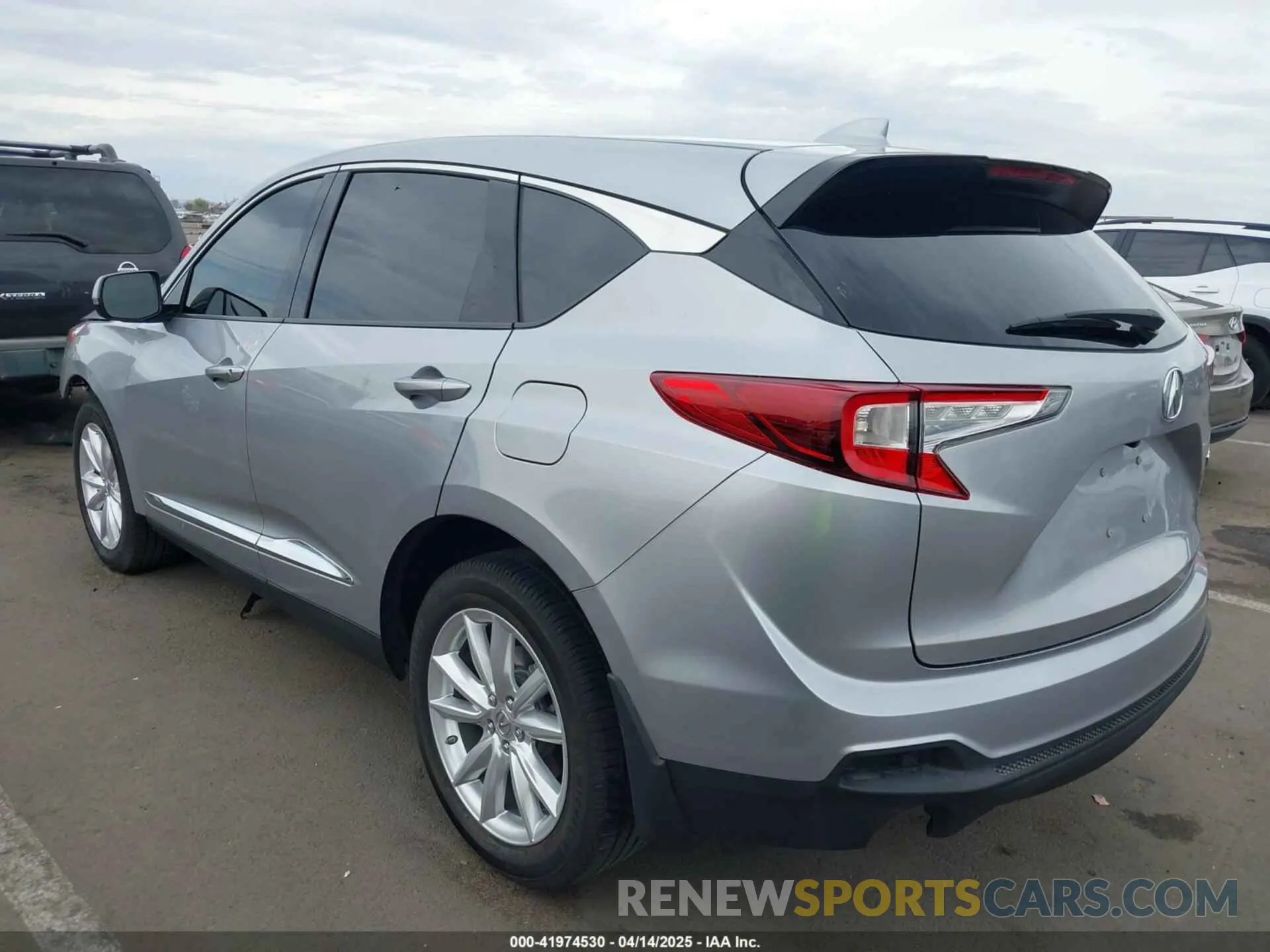 3 Photograph of a damaged car 5J8TC1H33KL014325 ACURA RDX 2019