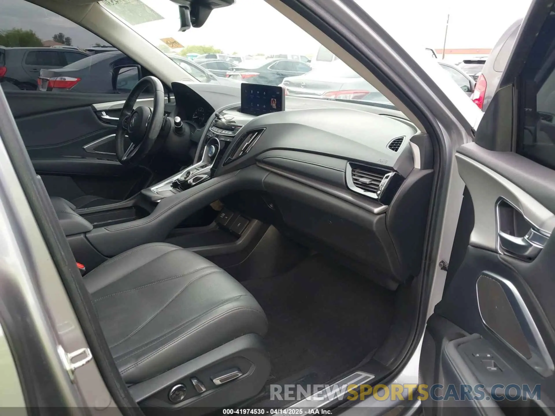 5 Photograph of a damaged car 5J8TC1H33KL014325 ACURA RDX 2019