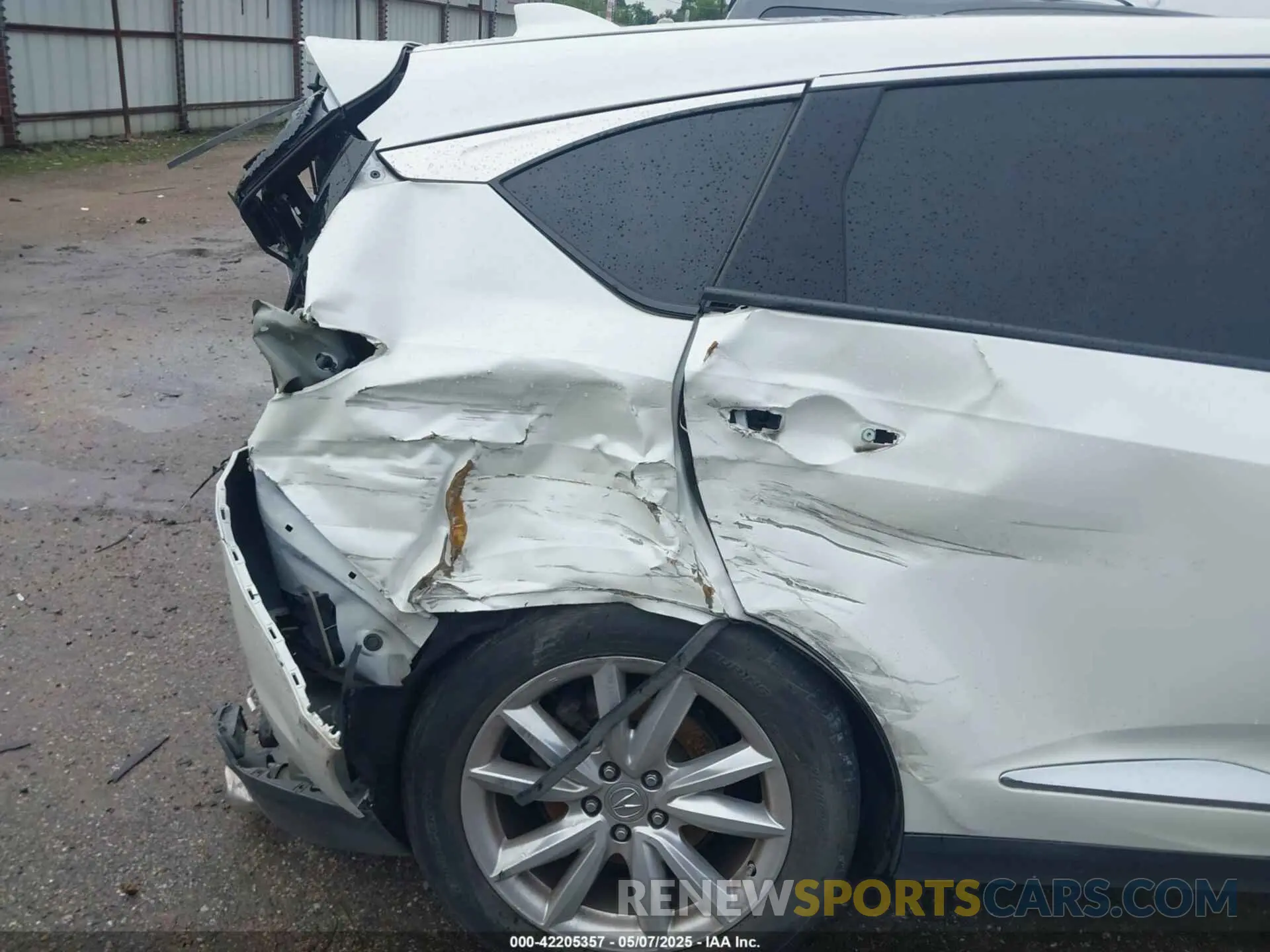16 Photograph of a damaged car 5J8TC1H33KL025292 ACURA RDX 2019