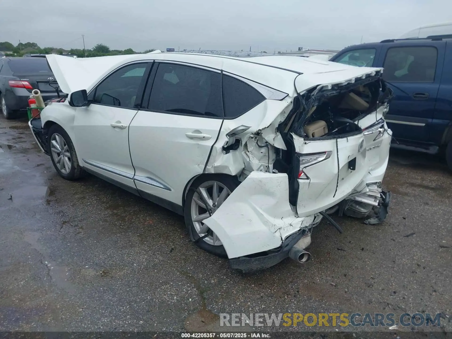 3 Photograph of a damaged car 5J8TC1H33KL025292 ACURA RDX 2019