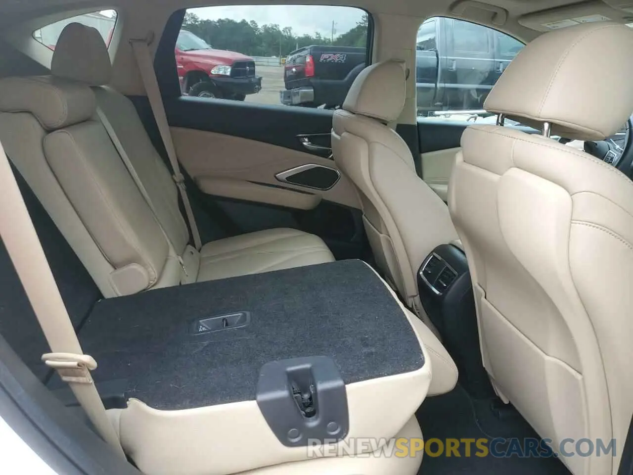 10 Photograph of a damaged car 5J8TC1H35KL022524 ACURA RDX 2019