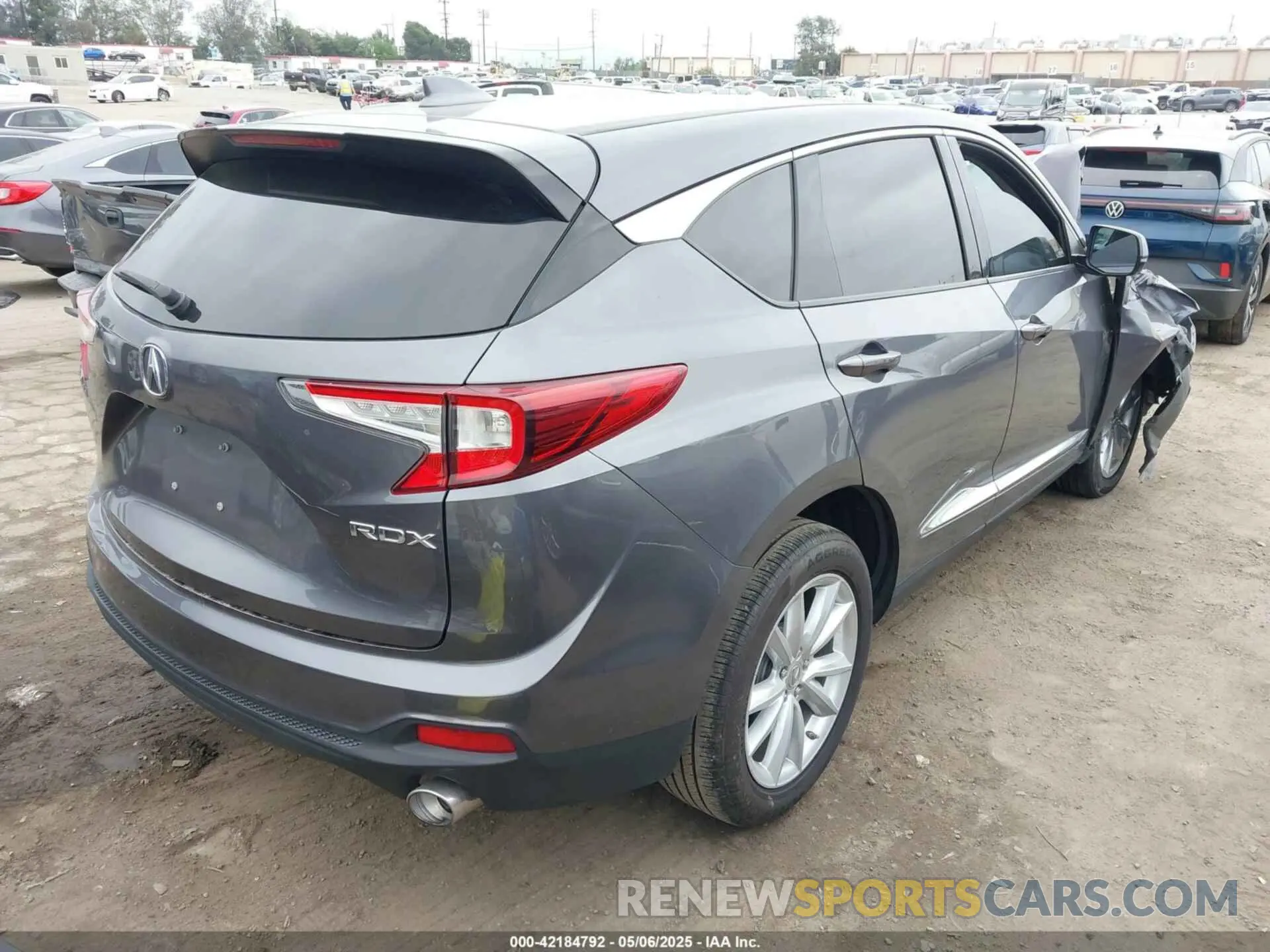 4 Photograph of a damaged car 5J8TC1H39KL000073 ACURA RDX 2019