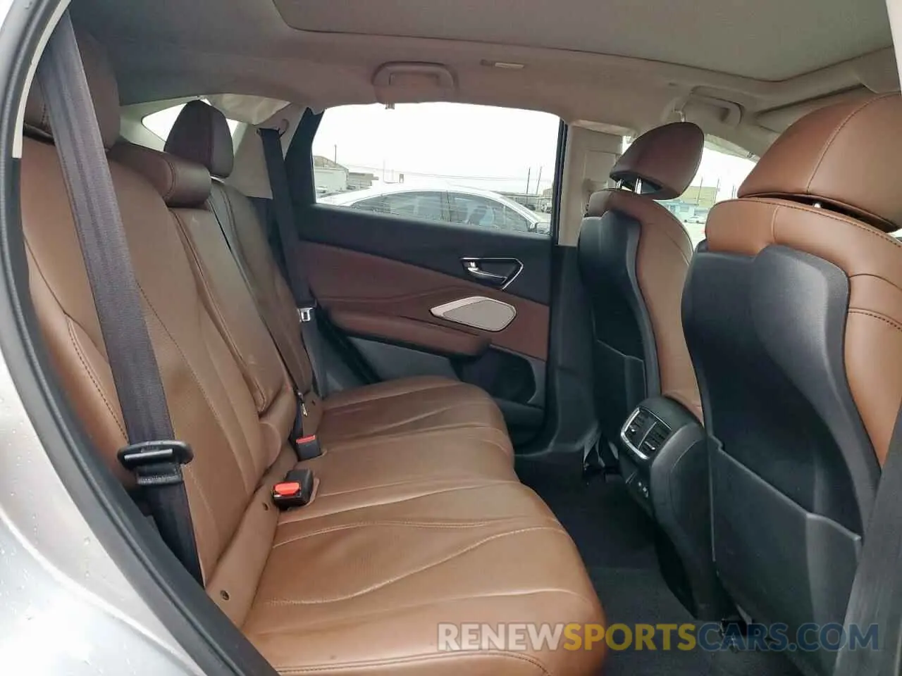11 Photograph of a damaged car 5J8TC1H52KL006847 ACURA RDX 2019