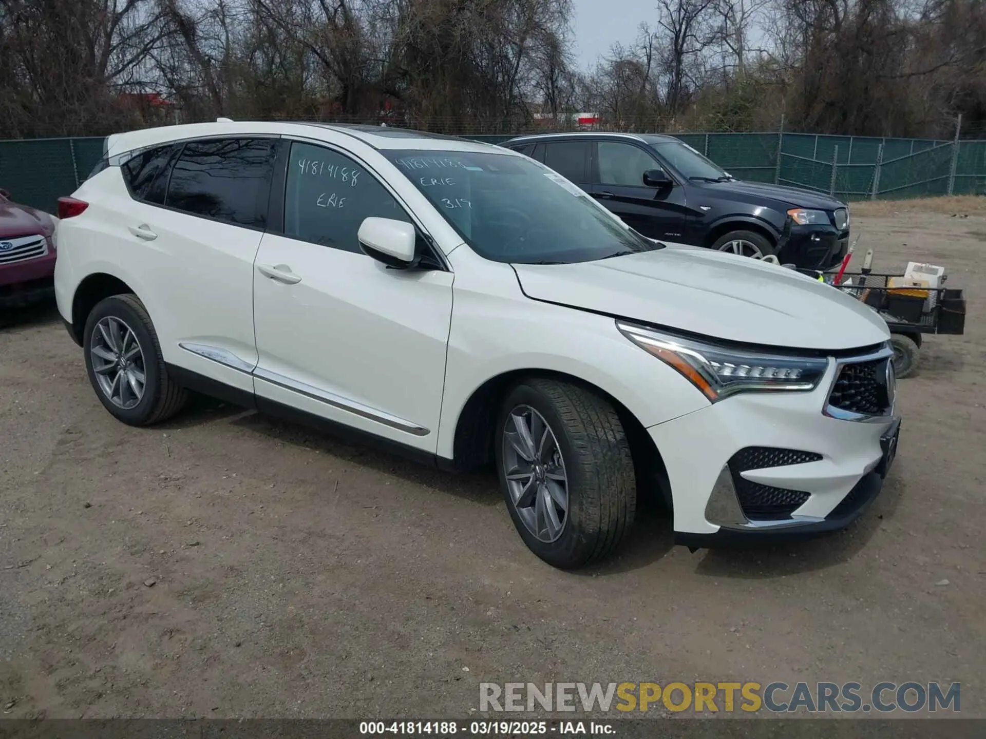 1 Photograph of a damaged car 5J8TC1H52KL011482 ACURA RDX 2019