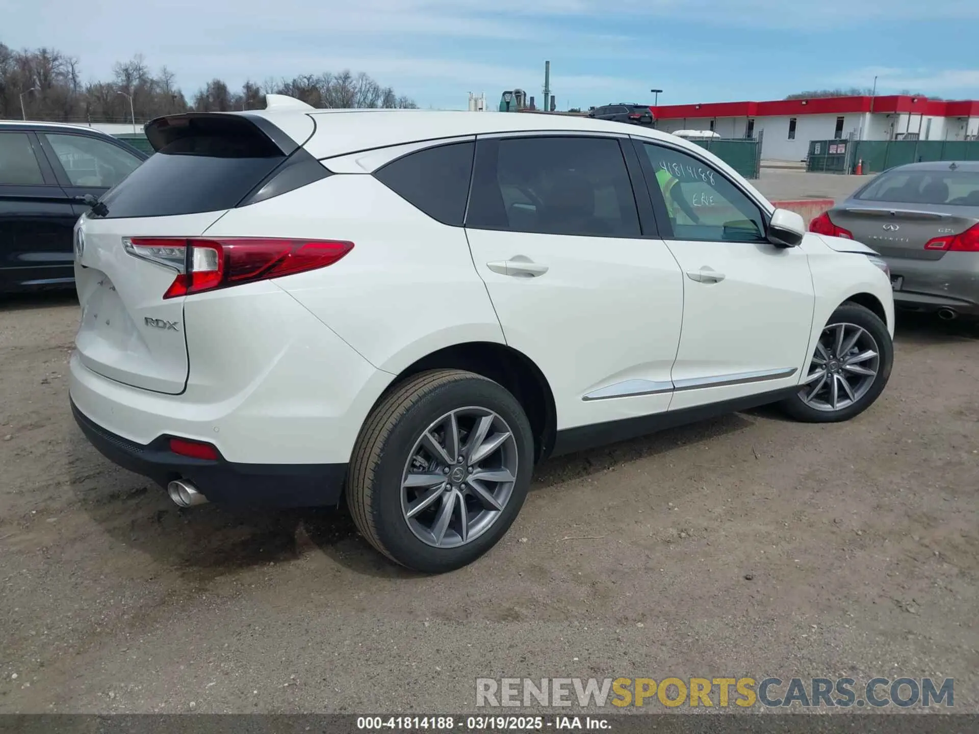 4 Photograph of a damaged car 5J8TC1H52KL011482 ACURA RDX 2019