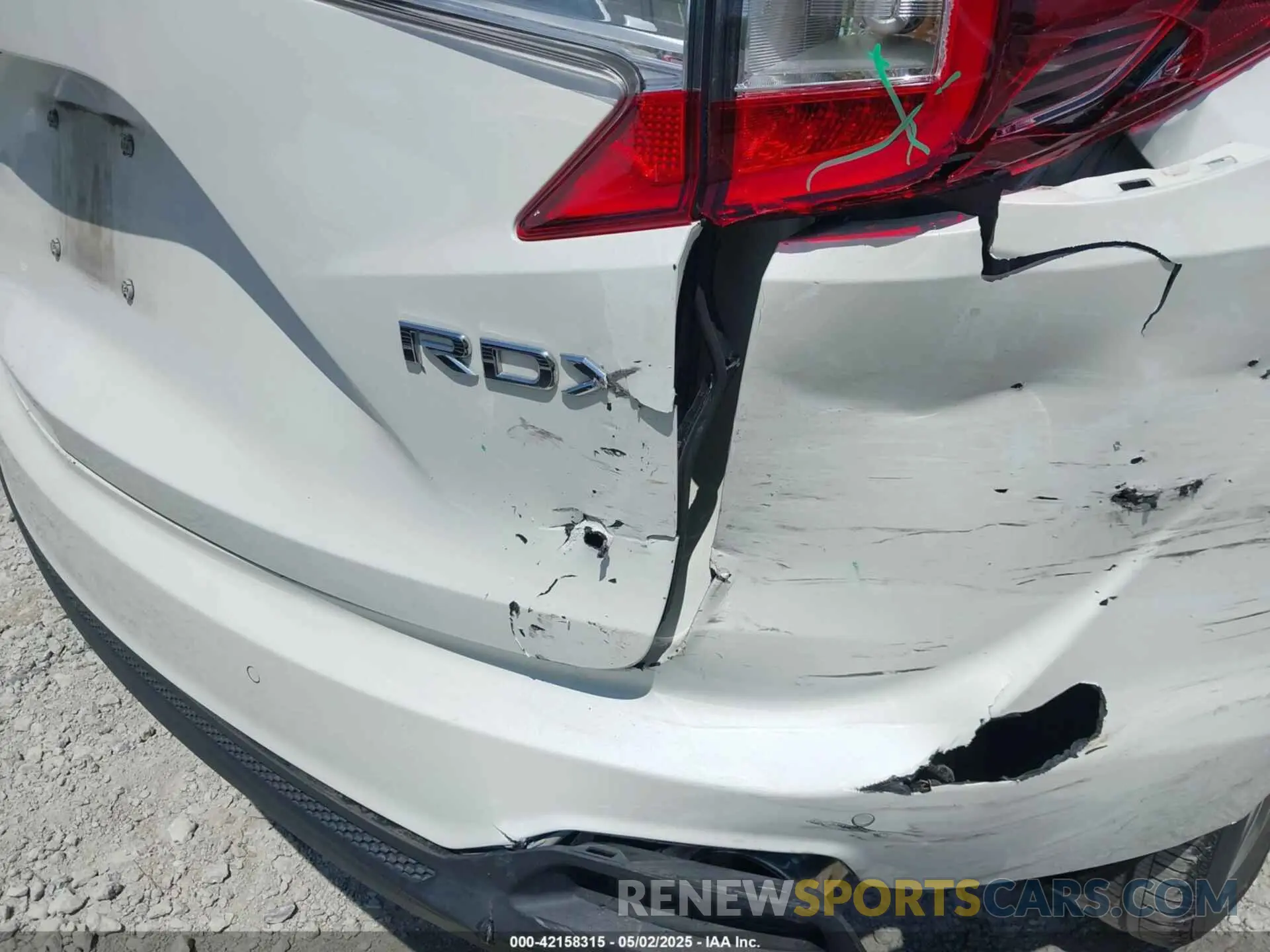 17 Photograph of a damaged car 5J8TC1H53KL007506 ACURA RDX 2019