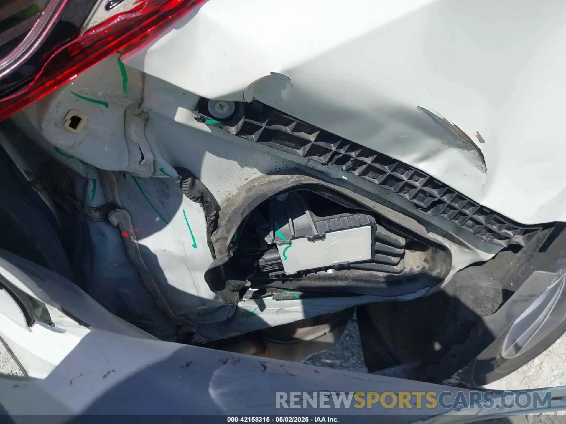 18 Photograph of a damaged car 5J8TC1H53KL007506 ACURA RDX 2019