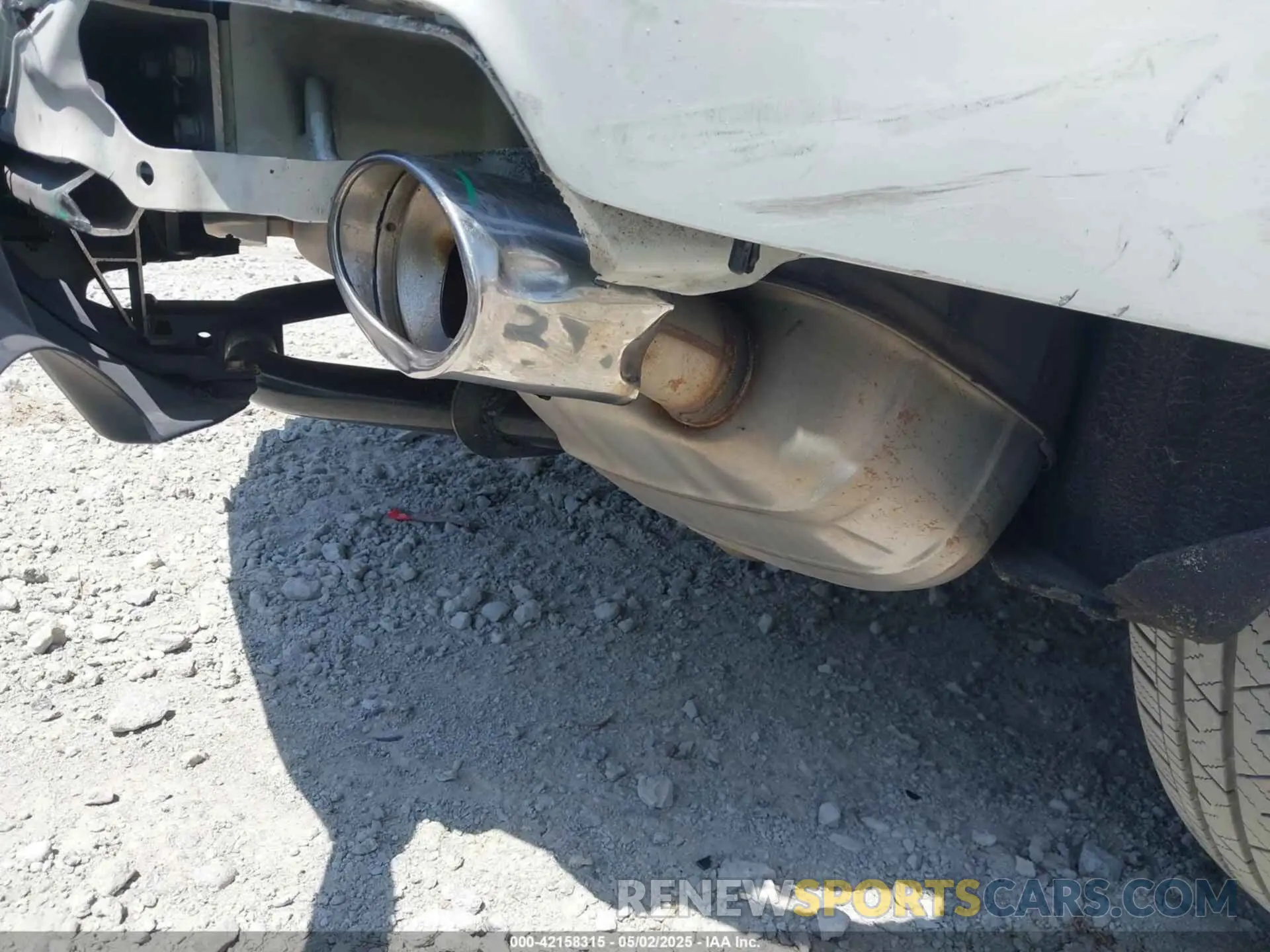 19 Photograph of a damaged car 5J8TC1H53KL007506 ACURA RDX 2019